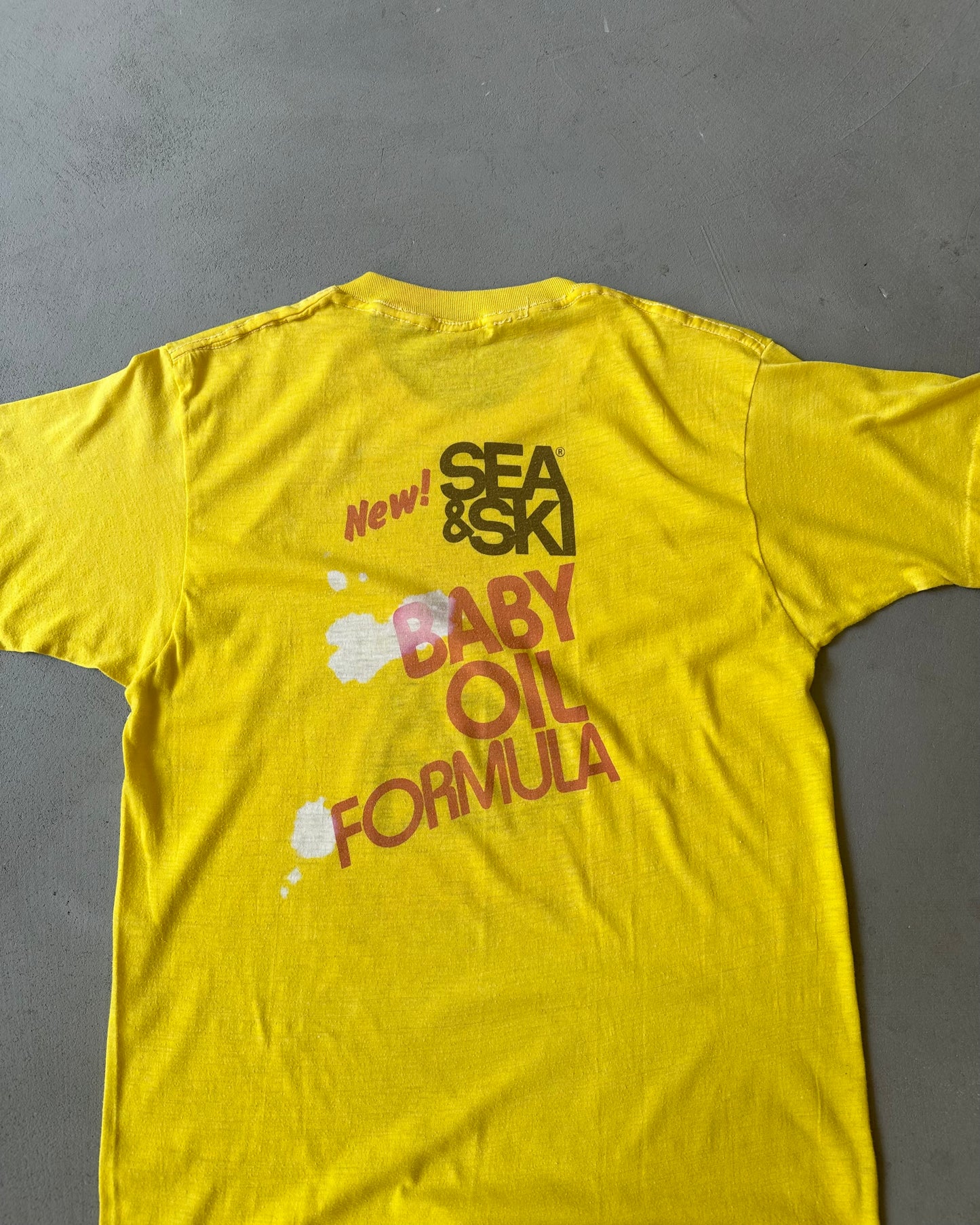 1980s- Distressed Yellow "Sea&Ski" T-Shirt - M