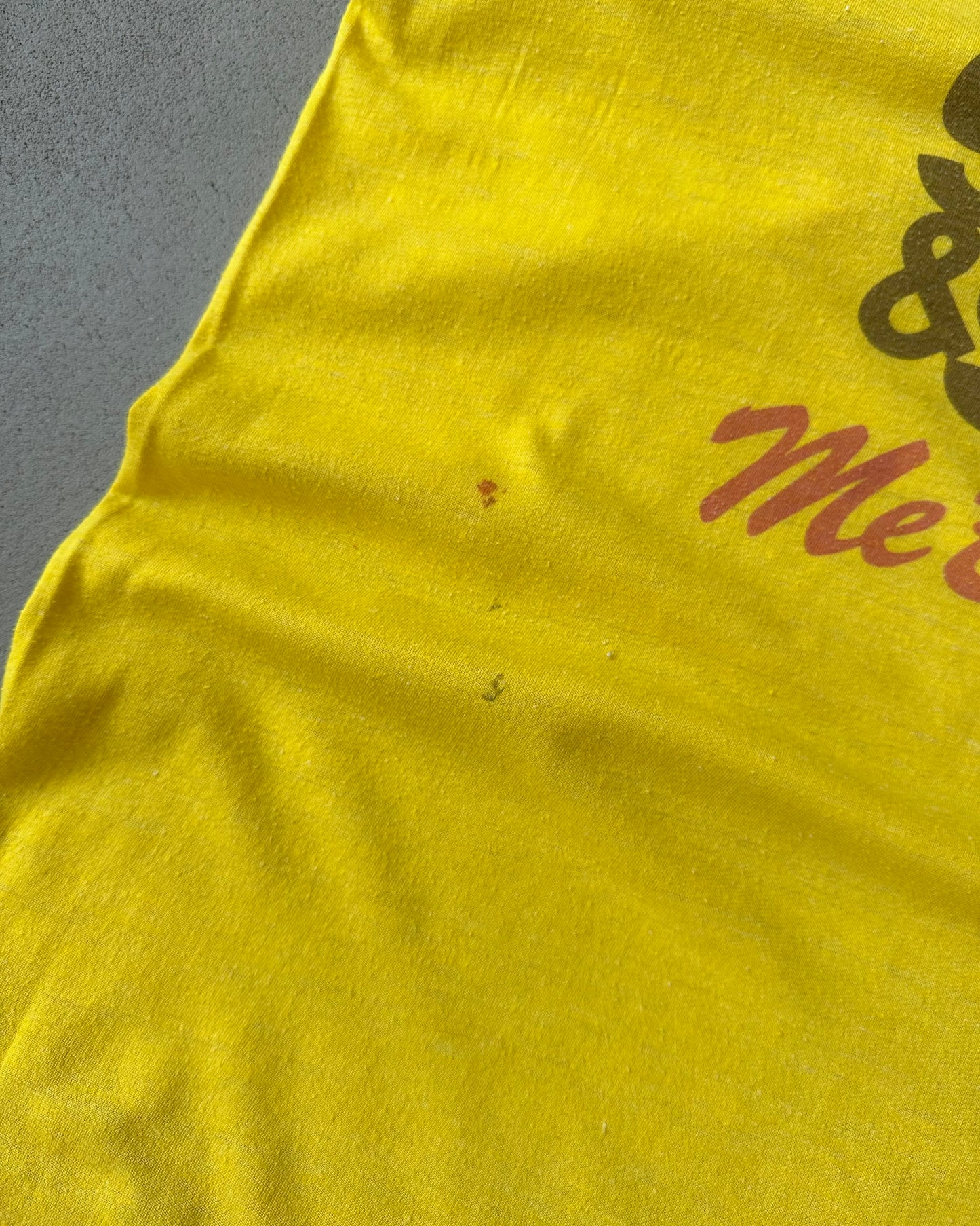 1980s- Distressed Yellow "Sea&Ski" T-Shirt - M