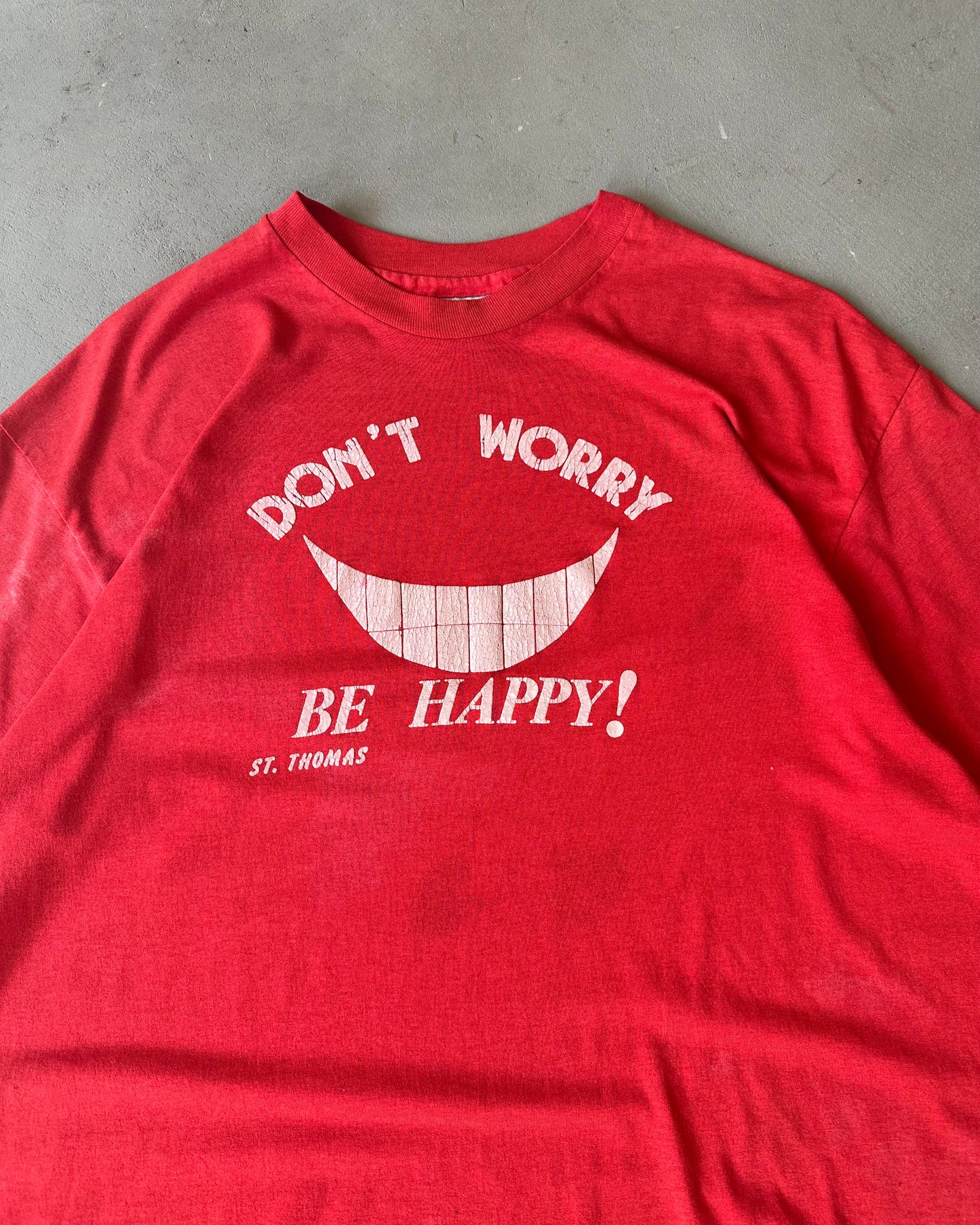 1990s - Distressed Red "Don't Worry Be Happy" T-Shirt - XL