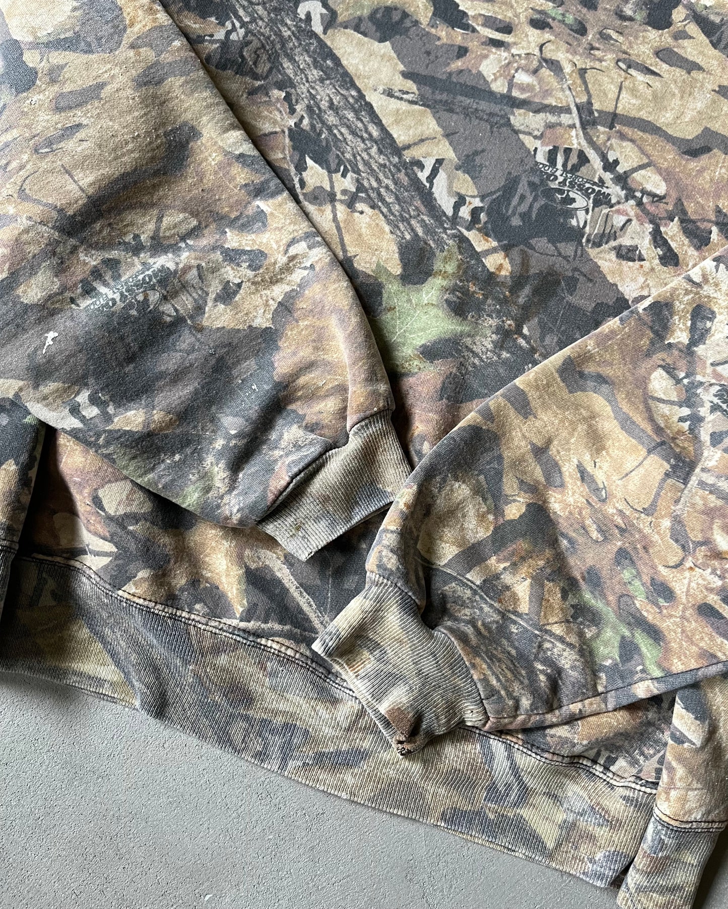 1990s - Distressed Camo Crewneck - XL