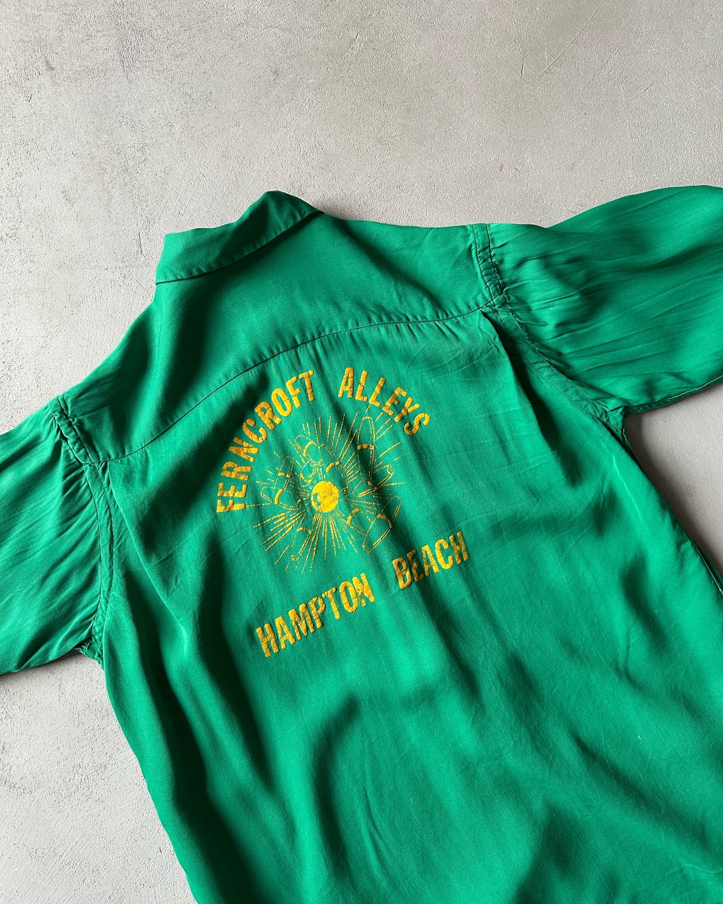 1970s - Distressed Green "Ferncroft Alleys" Loop Collar Shirt - S