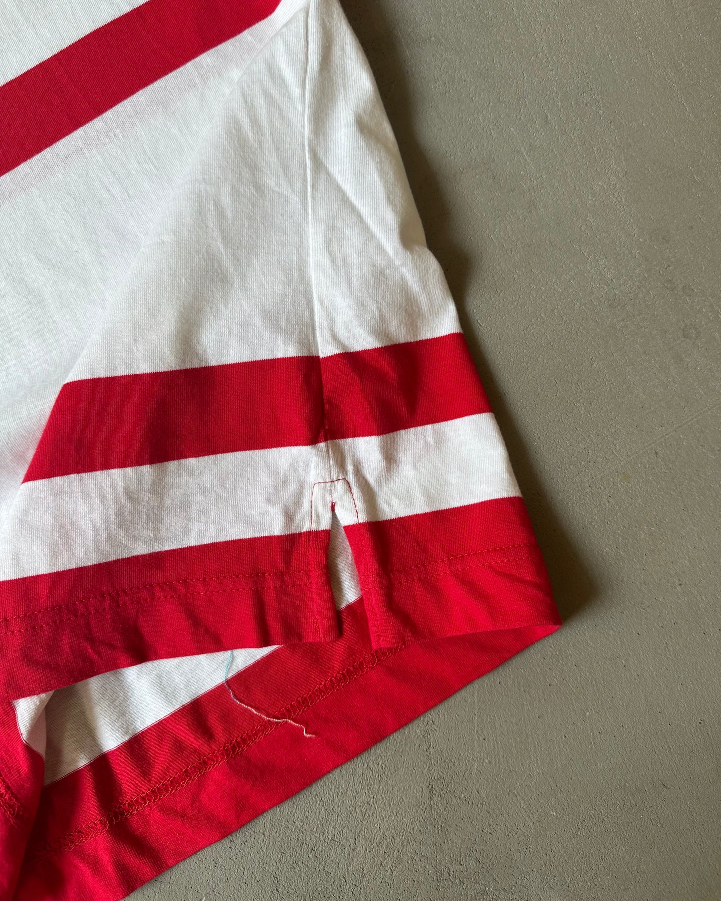 1990s - DSWT Red/White GAP Striped T-Shirt - M