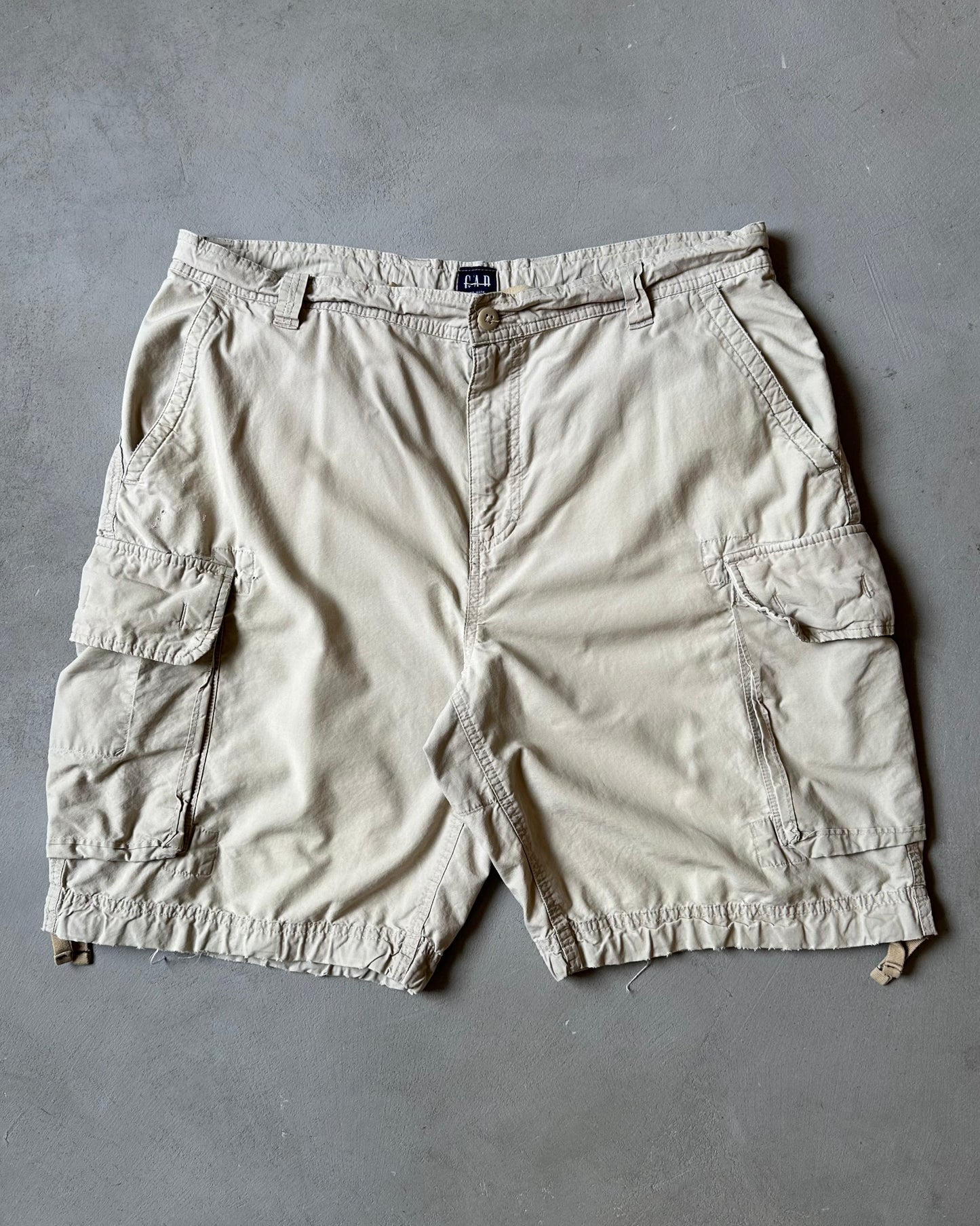 1990s - Tan GAP Cargo Shorts - 36/38