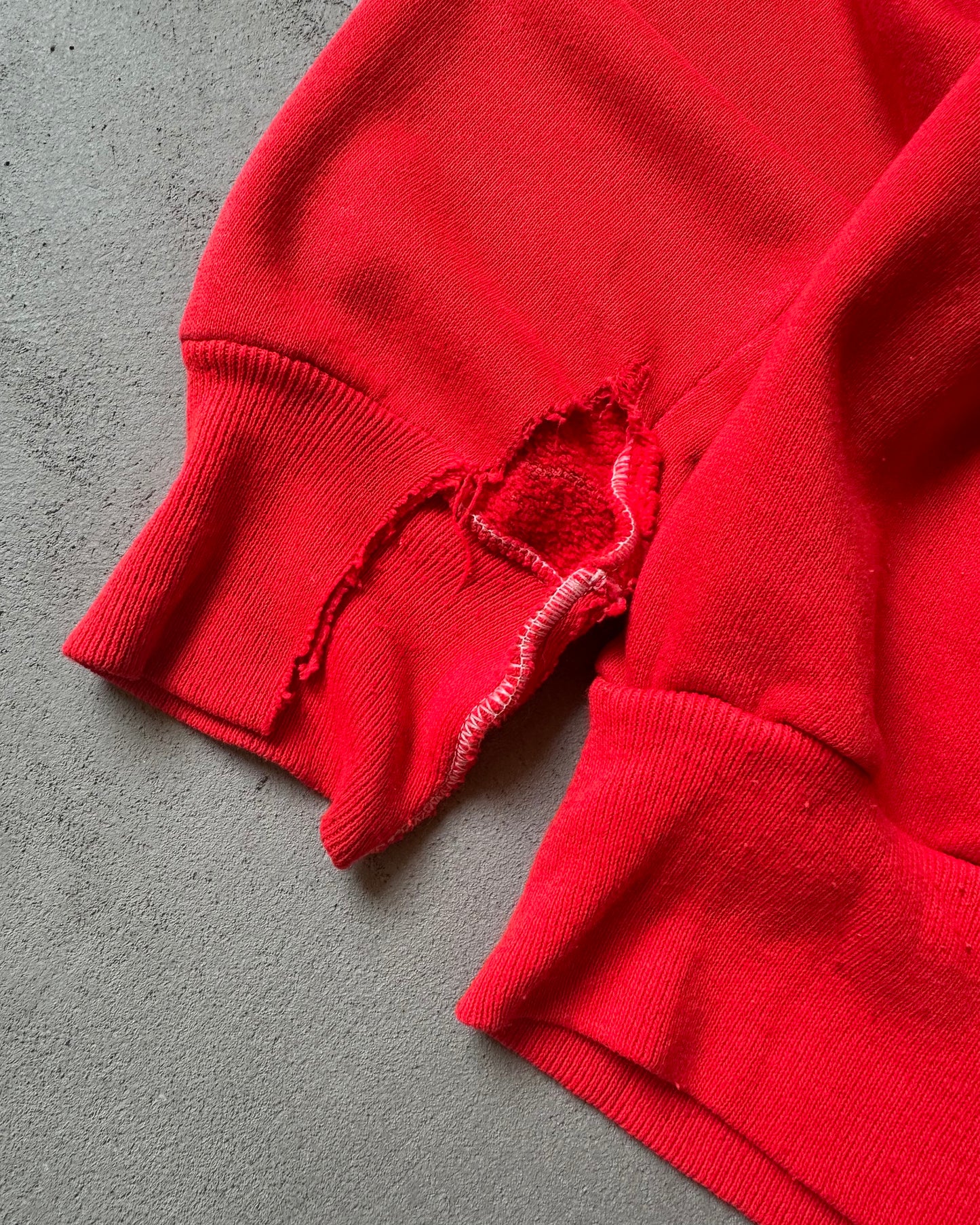 1980s - Distressed Red Toys"R"Us Crewneck - M