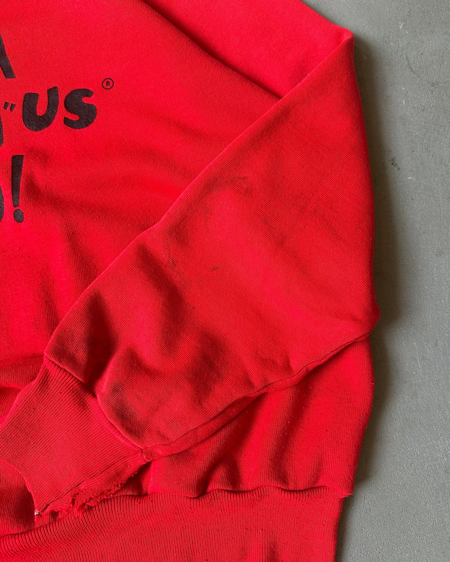 1980s - Distressed Red Toys"R"Us Crewneck - M