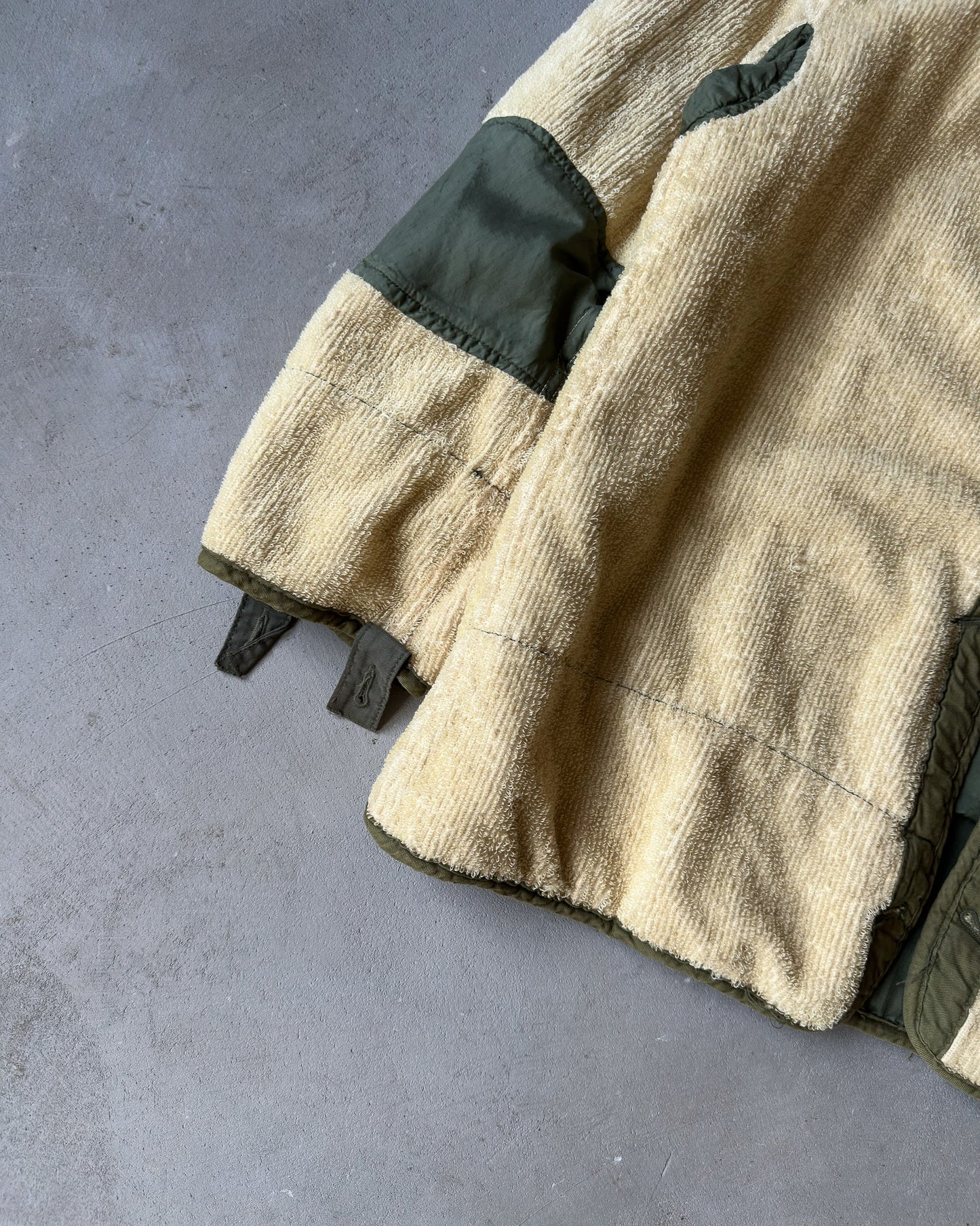 1970s - Beige/Green Reversible Military Liner - S/M