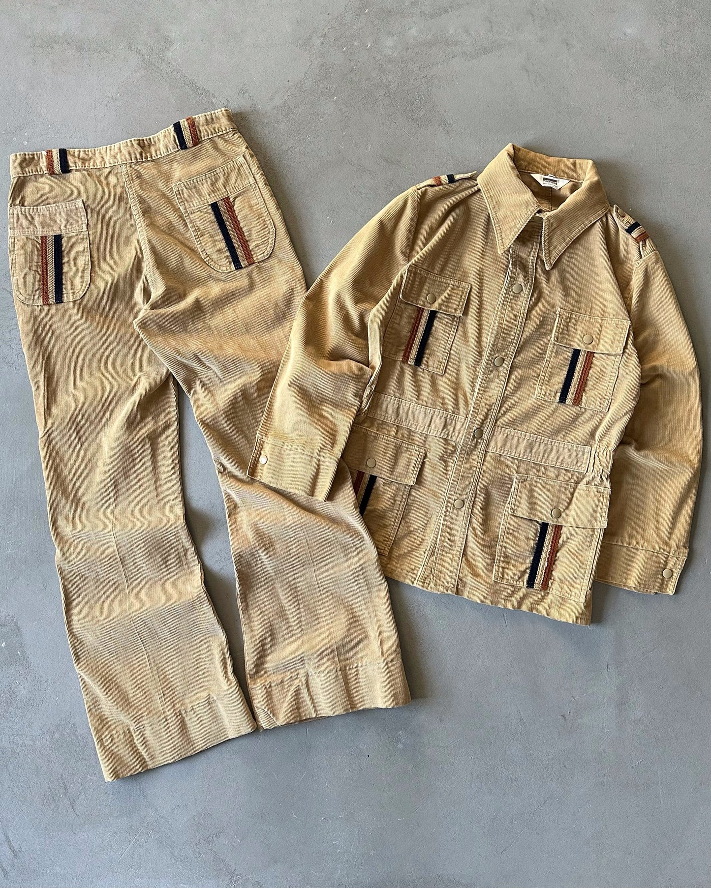 1970s - Camel Montgomery Ward Corduroy Set - 38R/29x31