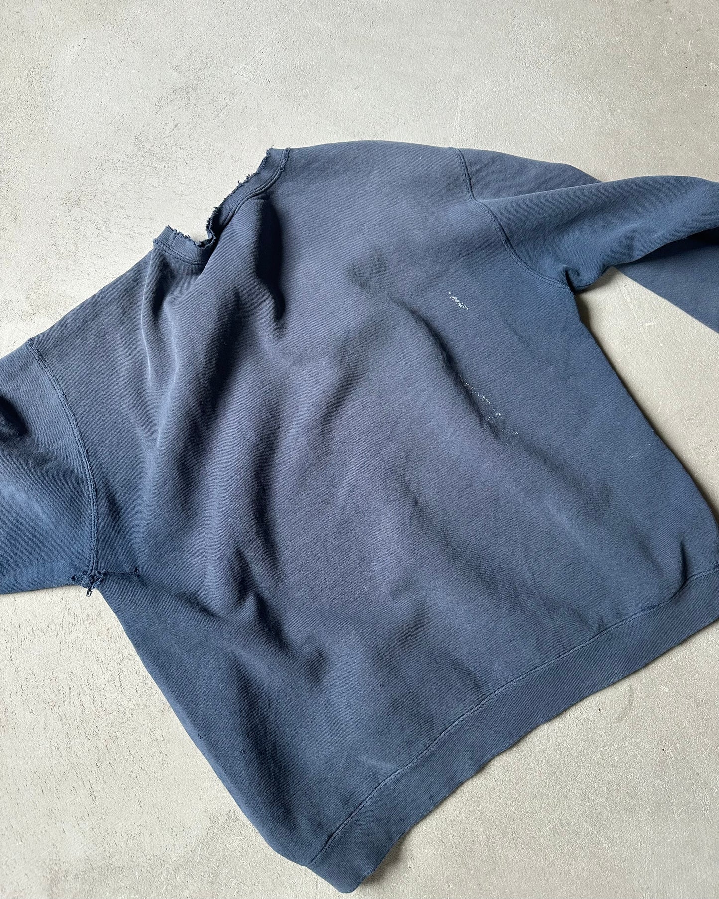 1990s - Distressed Navy Nike Crewneck - M