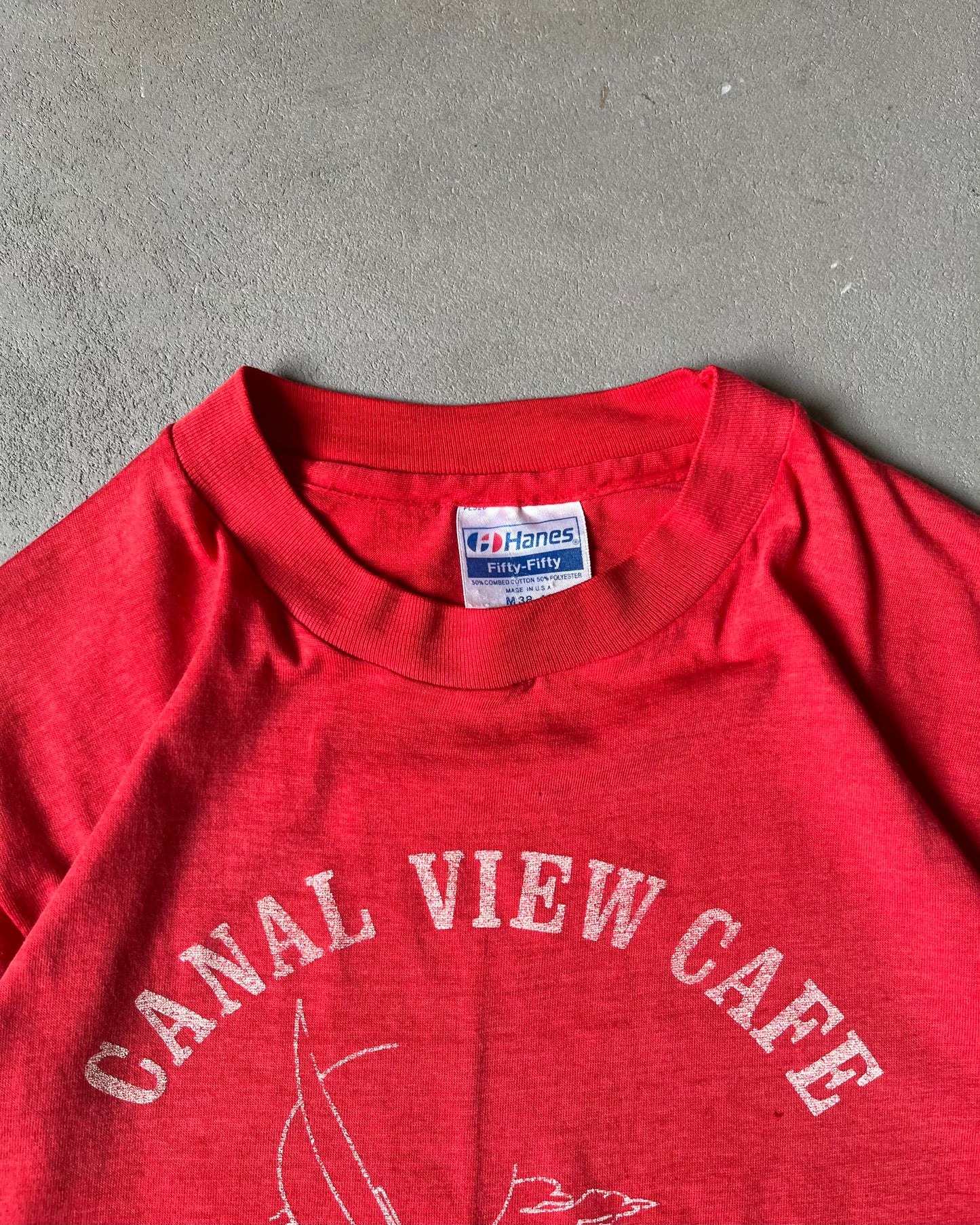 1980s - Faded Red Canal View Cafe T-Shirt - XS