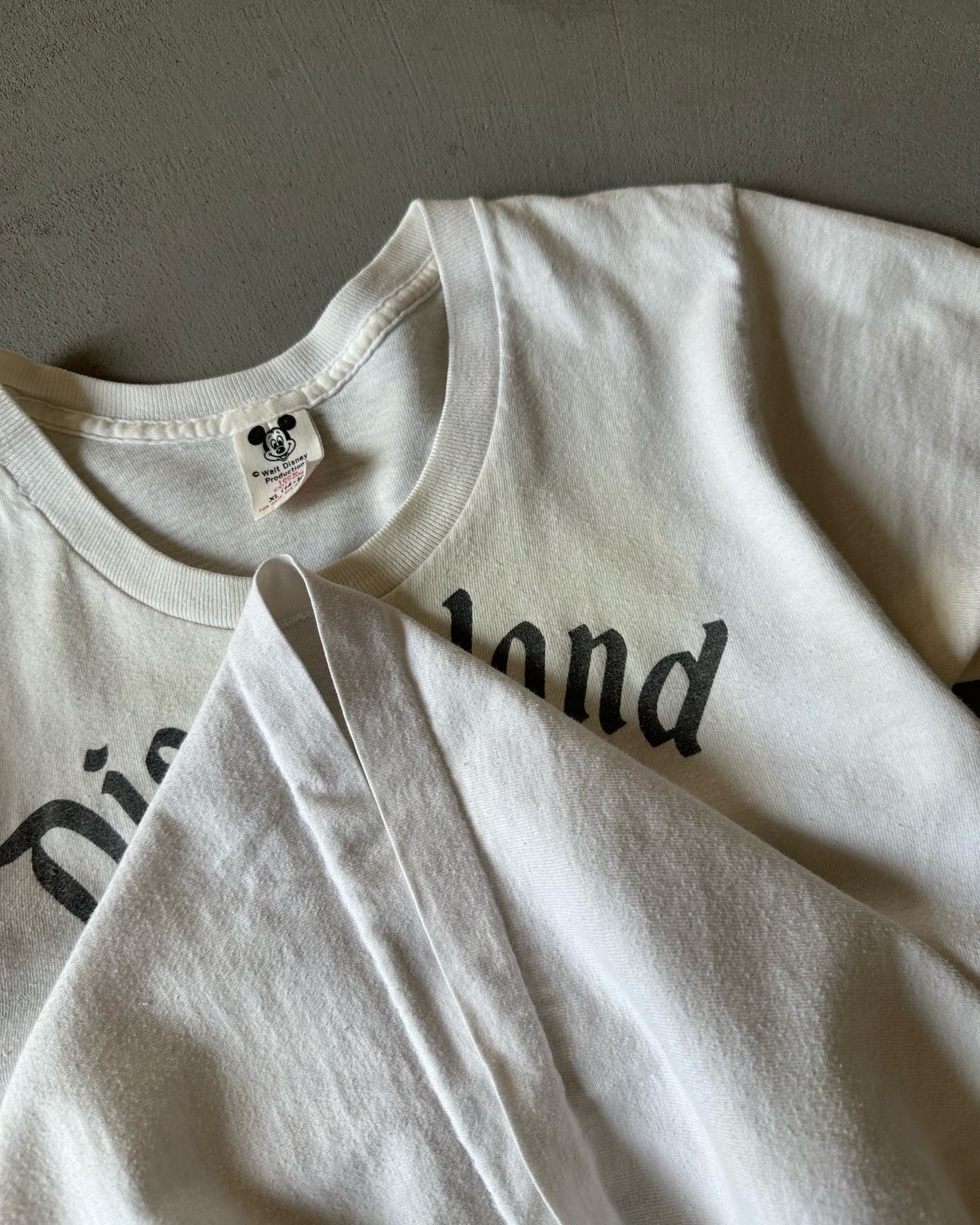1980s - Distressed White DIsneyland T-Shirt - (W)S