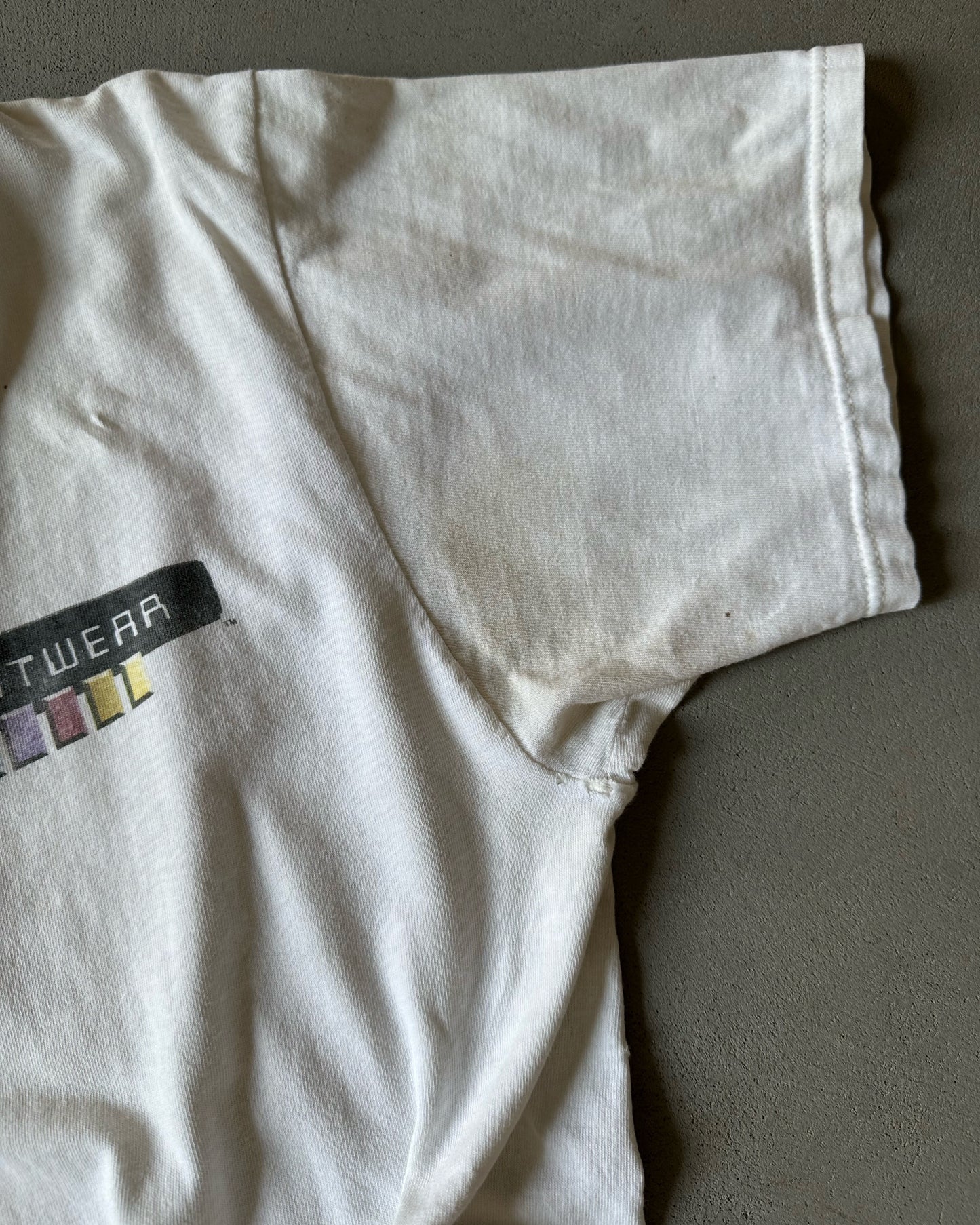 1990s - Distressed Skechers T-Shirt - L