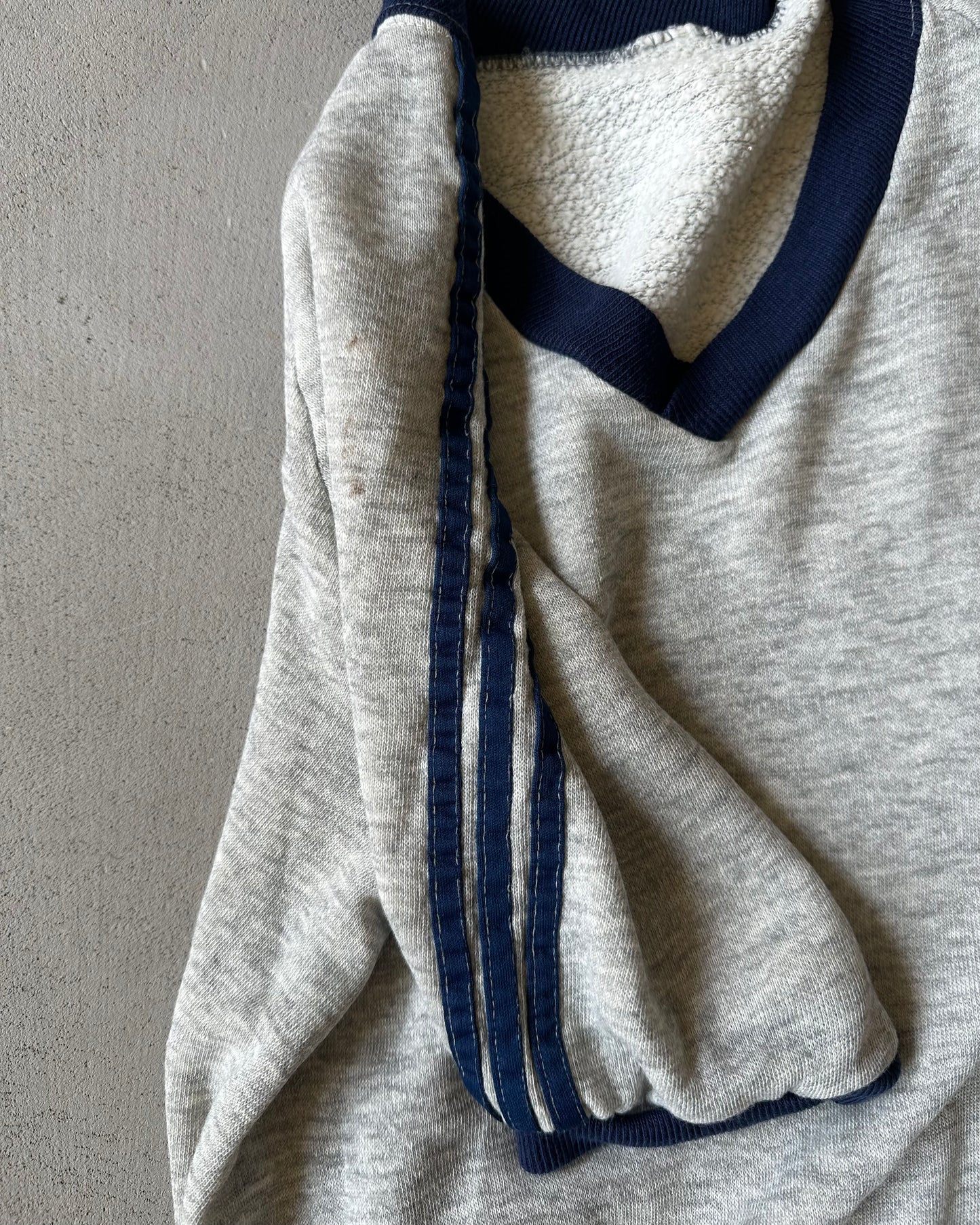 1970s - Grey/Navy V Shortsleeve Crewneck - S