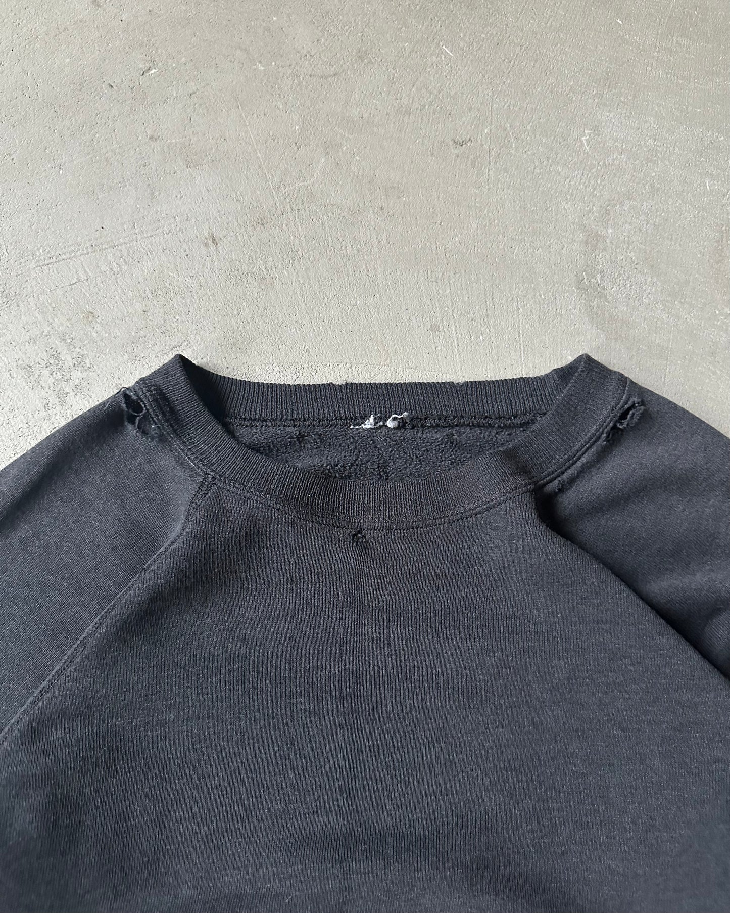 1980s - Distressed Black Crewneck - L