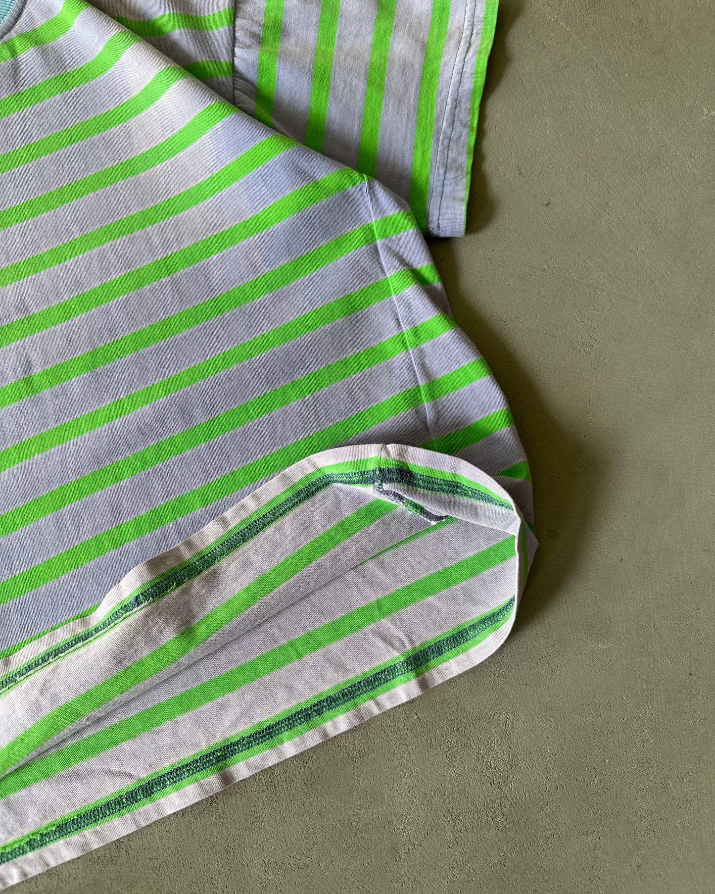 1990s - Distressed Lilac/Green Striped Cropped T-Shirt - XS