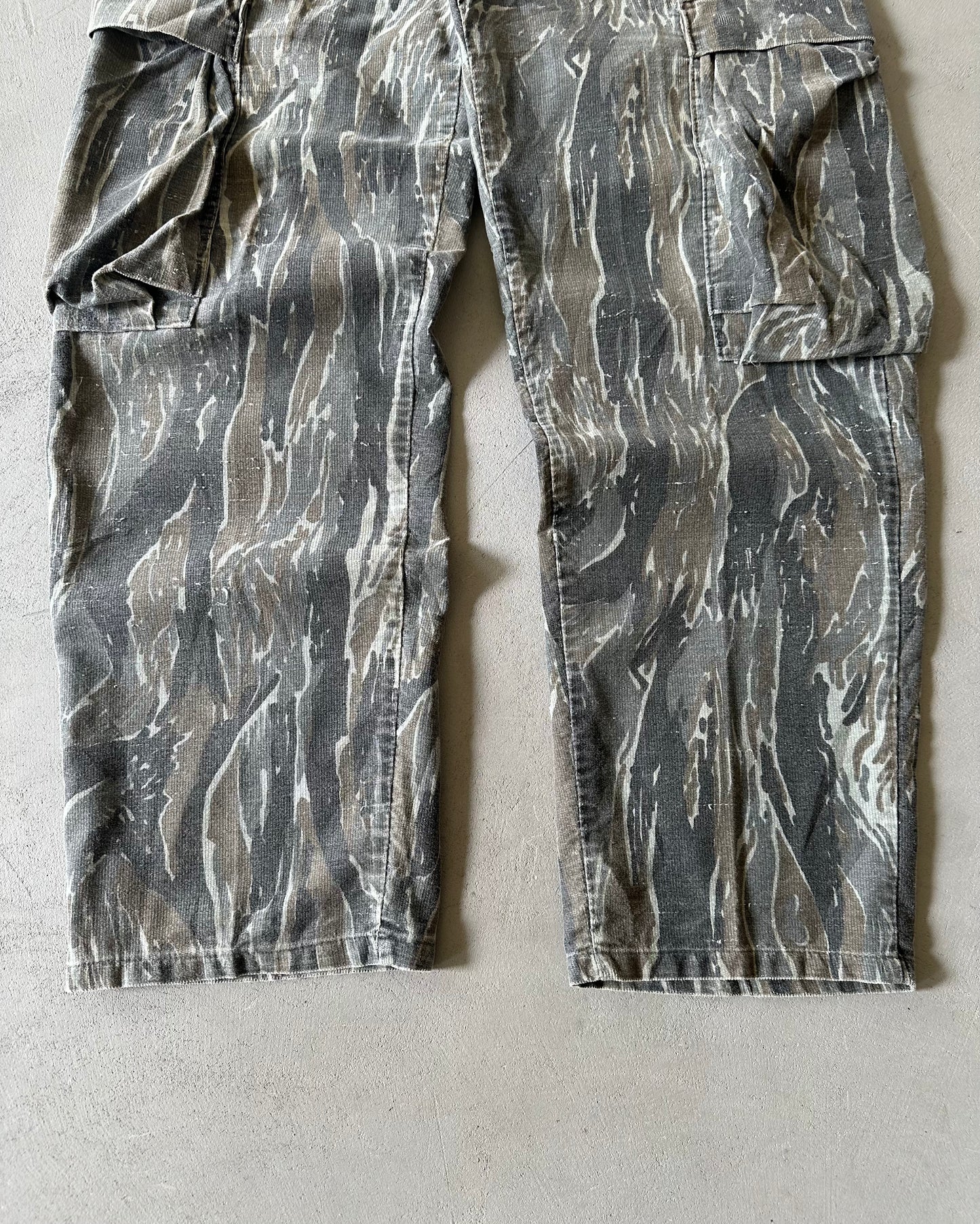 1980s - Distressed Camo Cargo Pants - 37x31