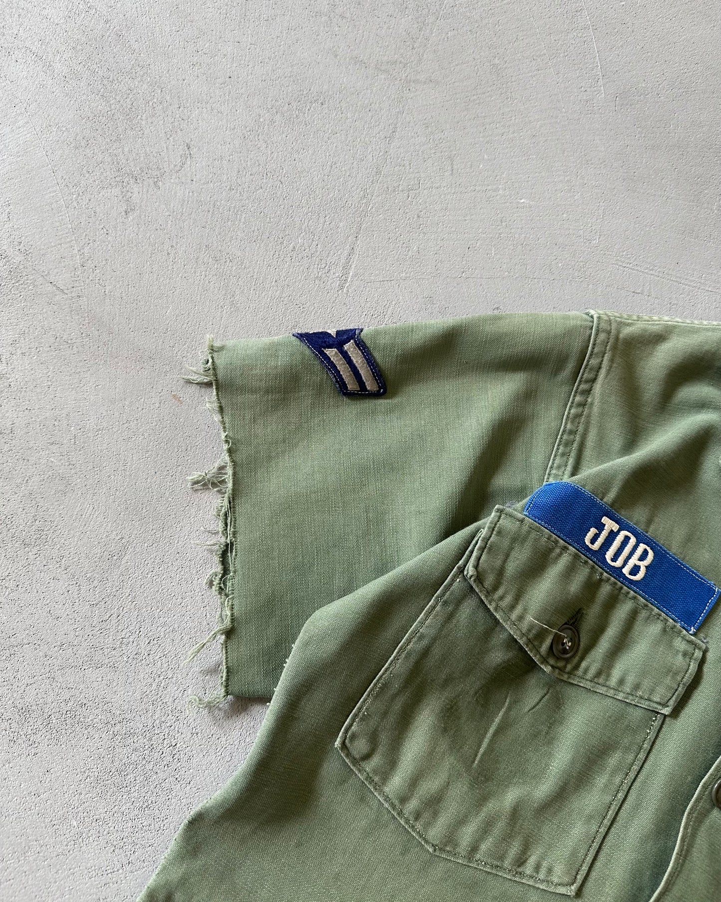 1970s - Green Military Cut Off Shirt - S/M