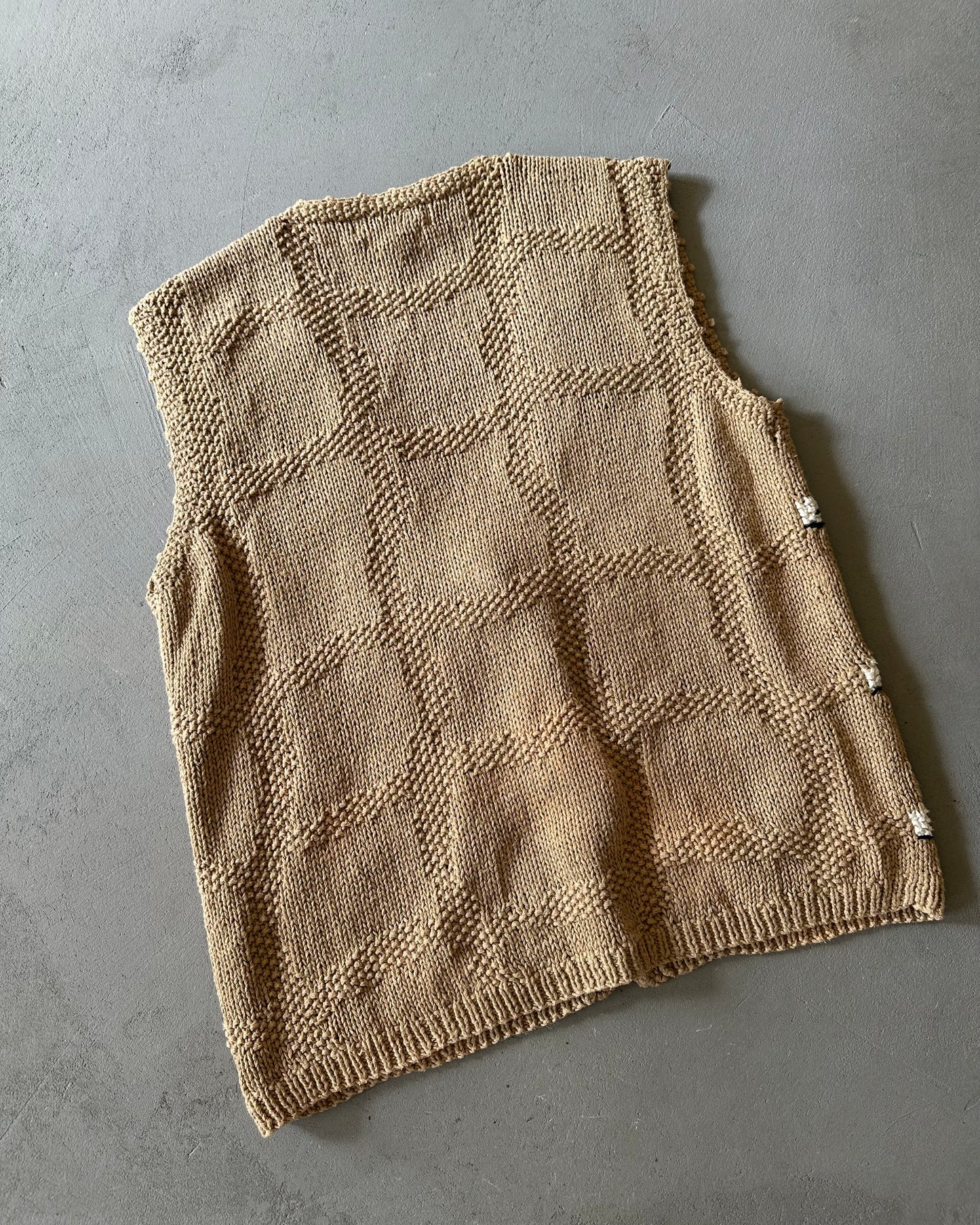 1990s - Tan/Red Floral Hand Knit Women's Sweater Vest - (W)L
