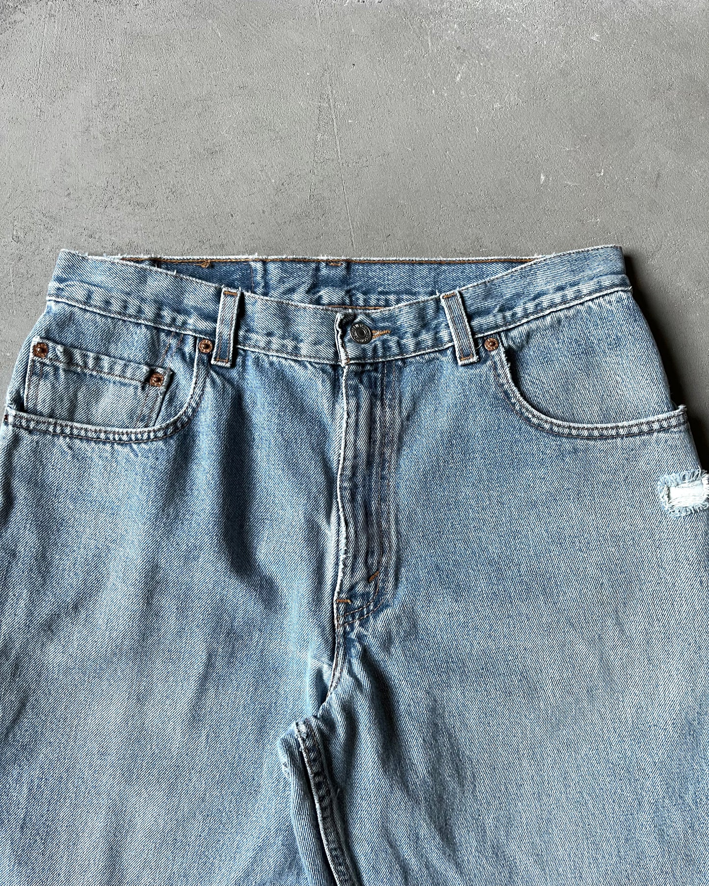 1990s - Distressed 560 Levi's Jeans - 32x33