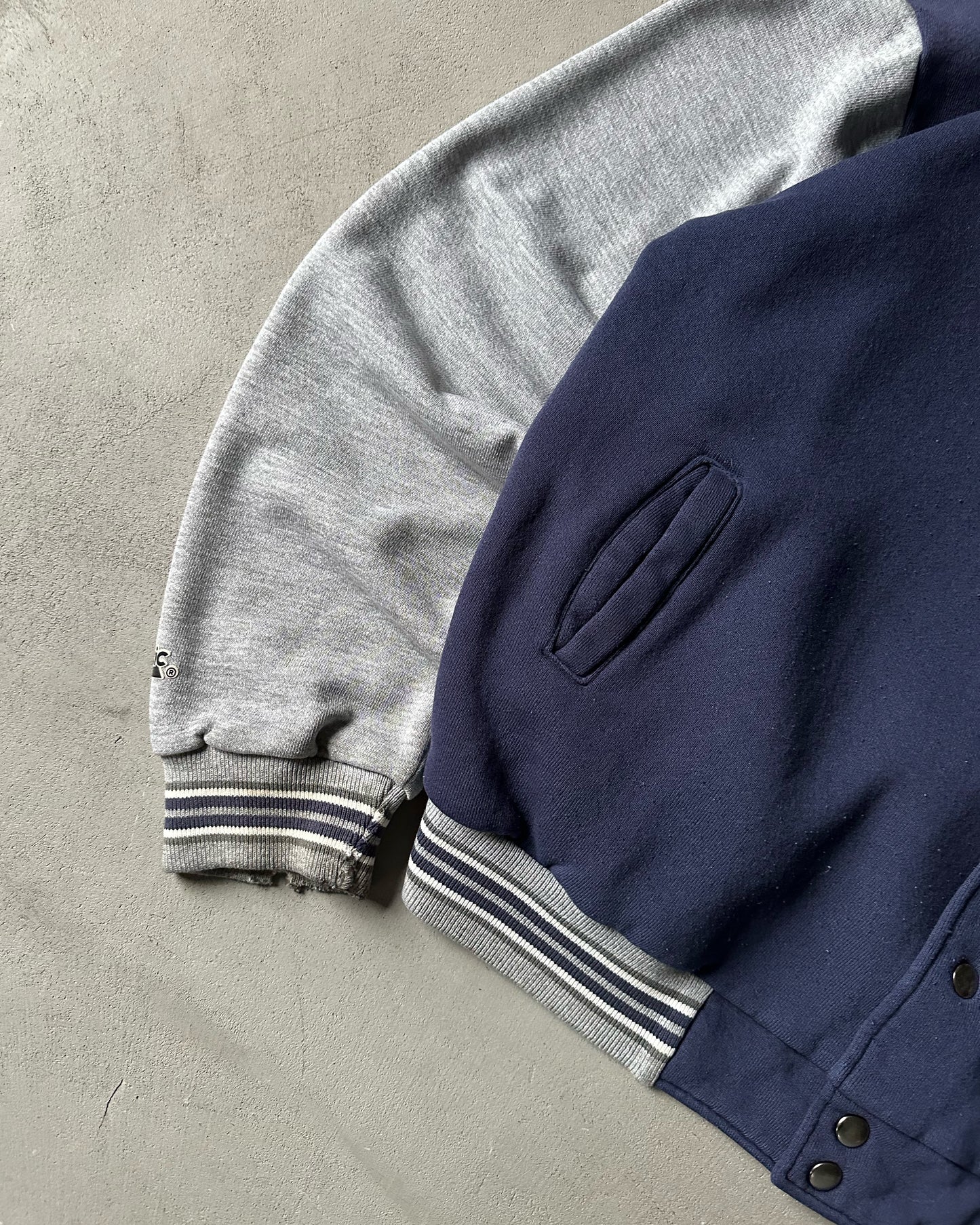 2000s - Distressed Navy/Grey Yankees Varsity Sweatshirt - XL