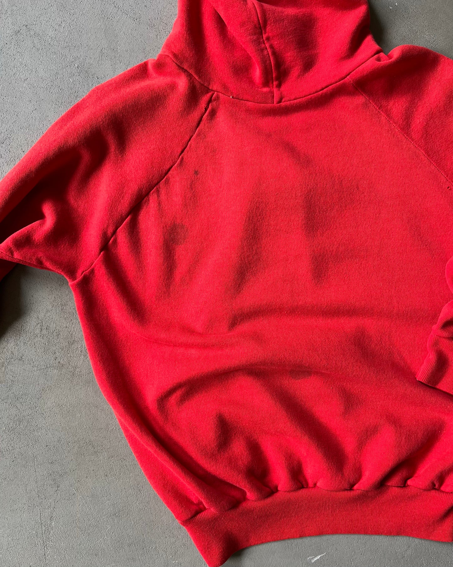 Années 80 - Sweat à capuche rouge vieilli (manches raglan) - M/L