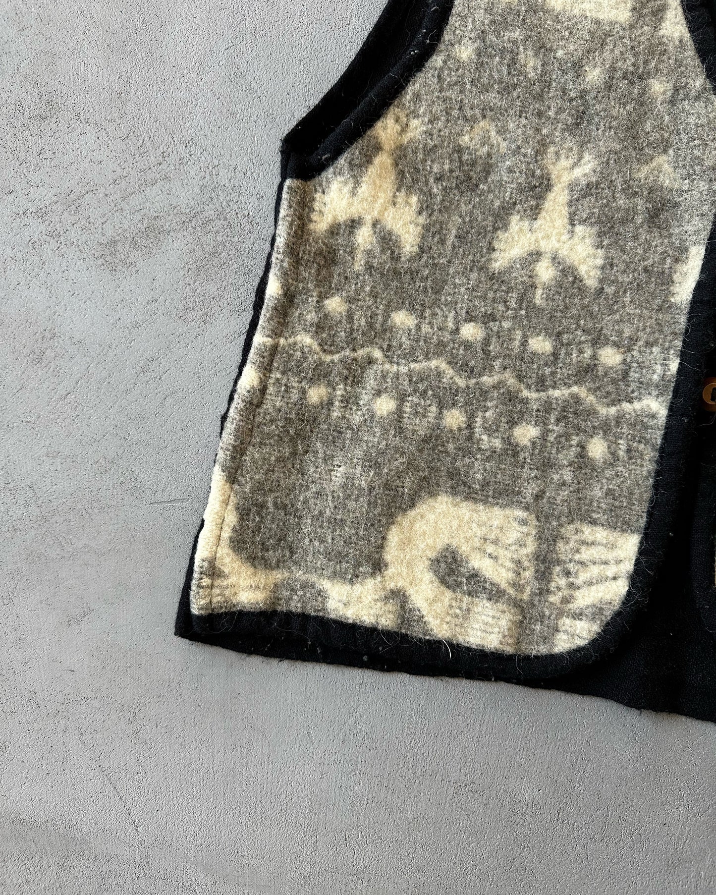1990s - Cream/Black Nordic Cropped Wool Vest - (W)M