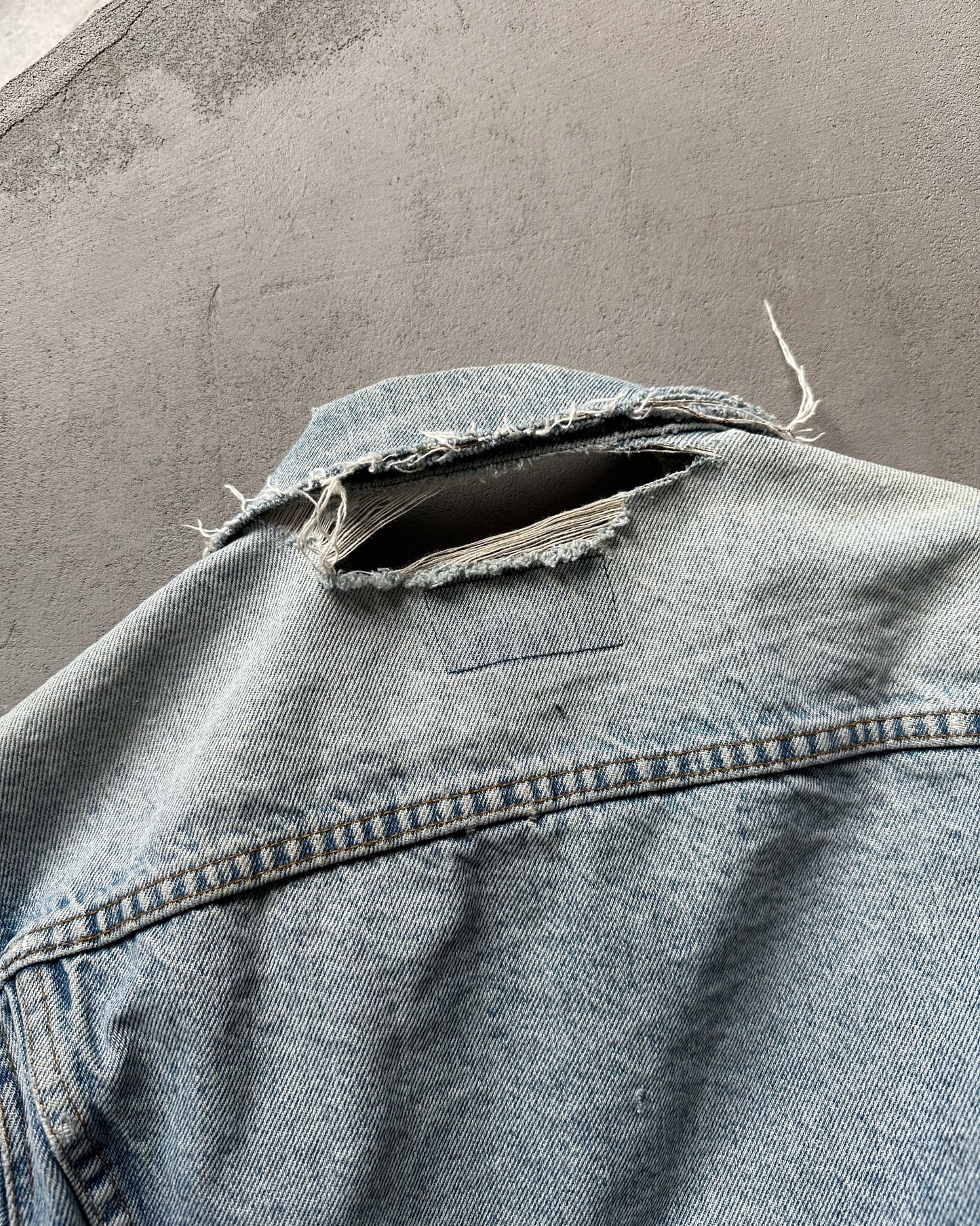 Années 1980 - Blouson en jean Levi's Type III usé - XS