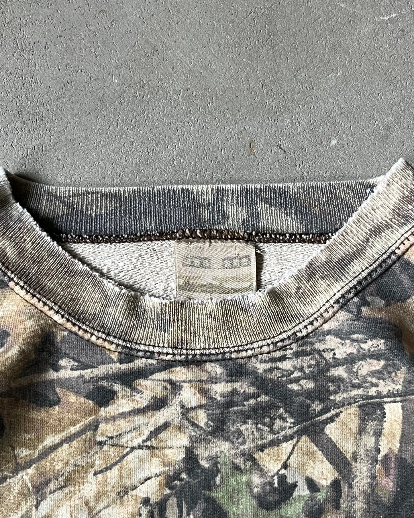 1990s - Distressed Camo Crewneck - XL