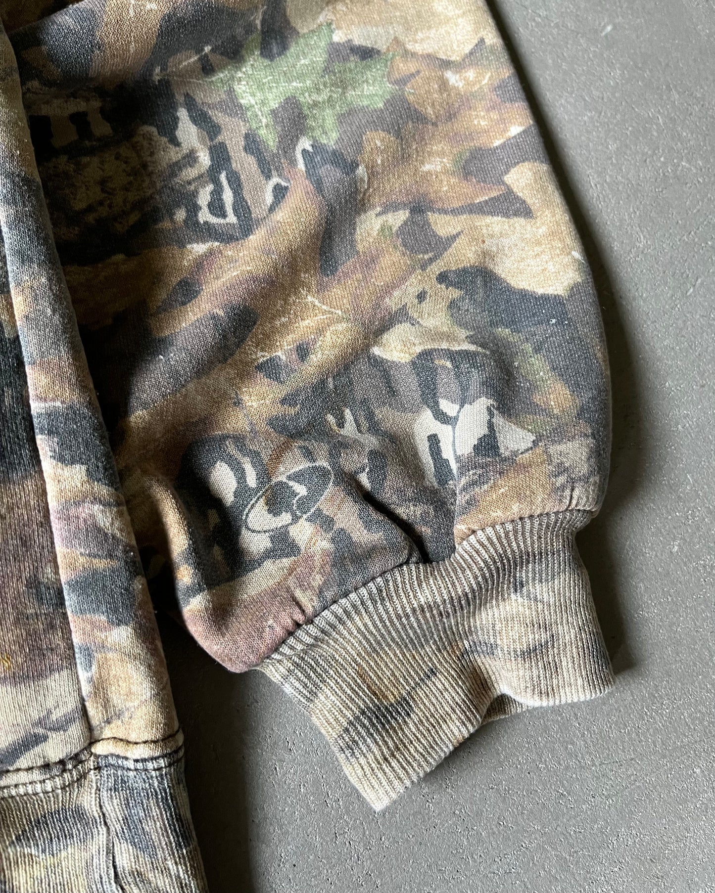 1990s - Distressed Camo Crewneck - XL
