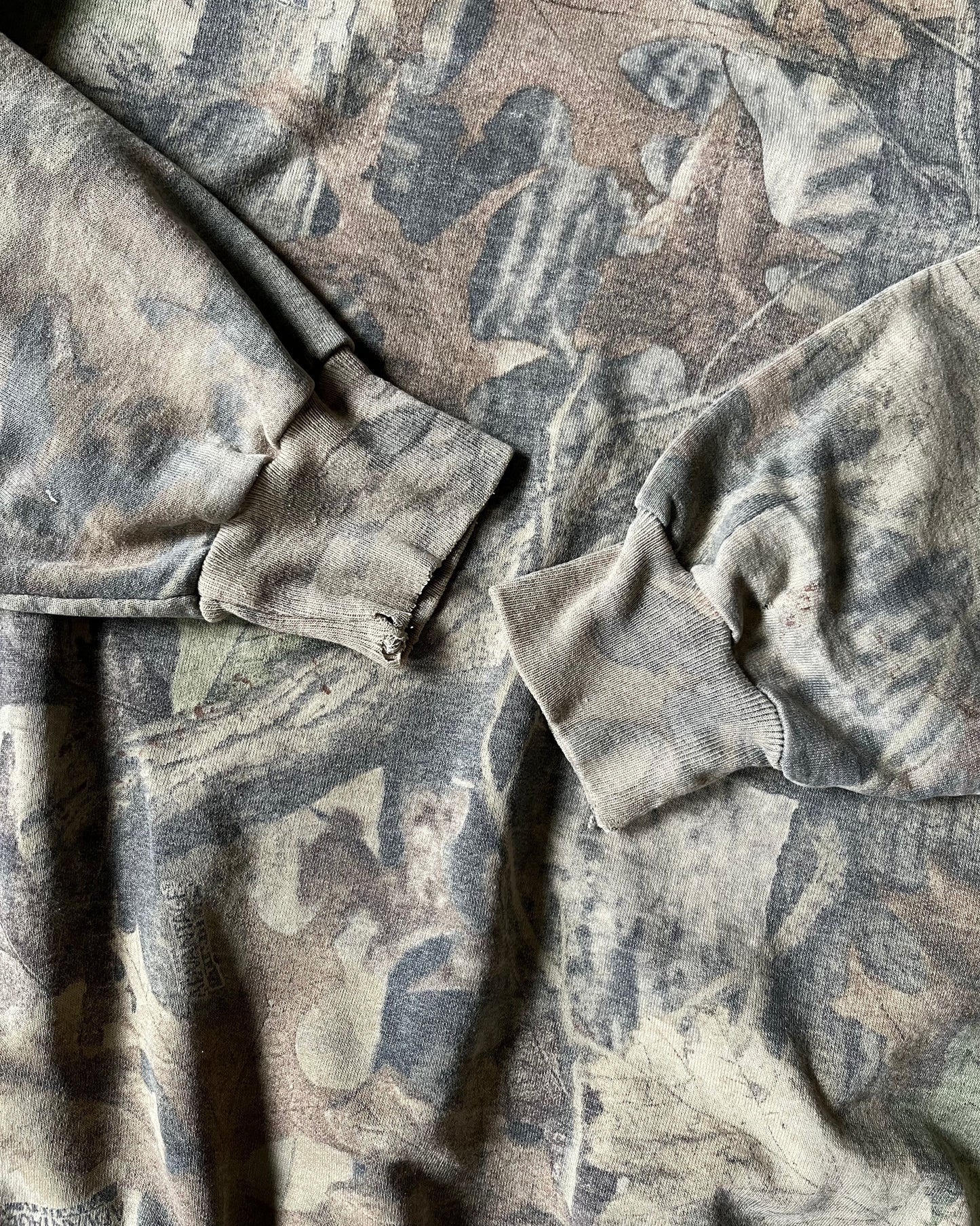 1990s - Distressed Light Camo Crewneck - XXL
