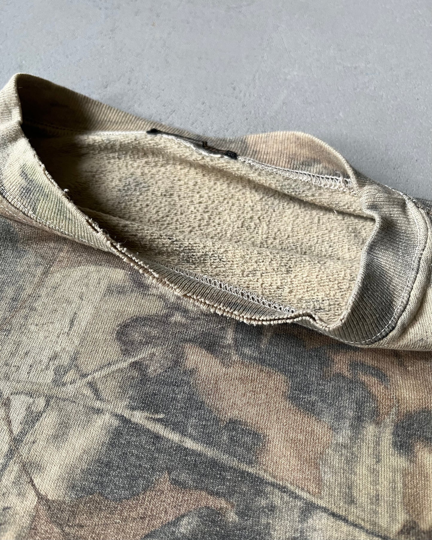 1990s - Distressed Light Camo Crewneck - XXL
