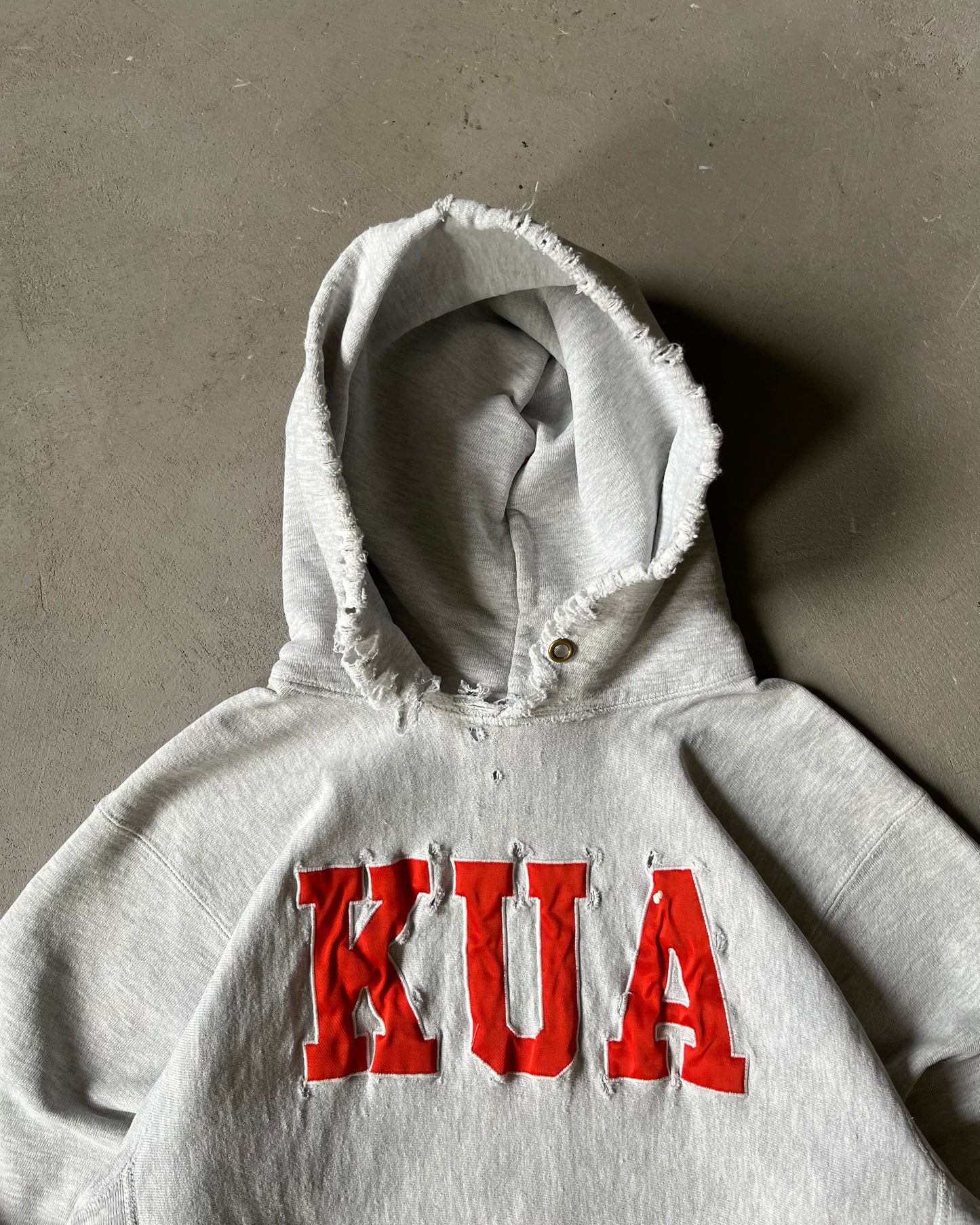 1990s - Distressed Ash Grey KUA Champion RW Hoodie - M