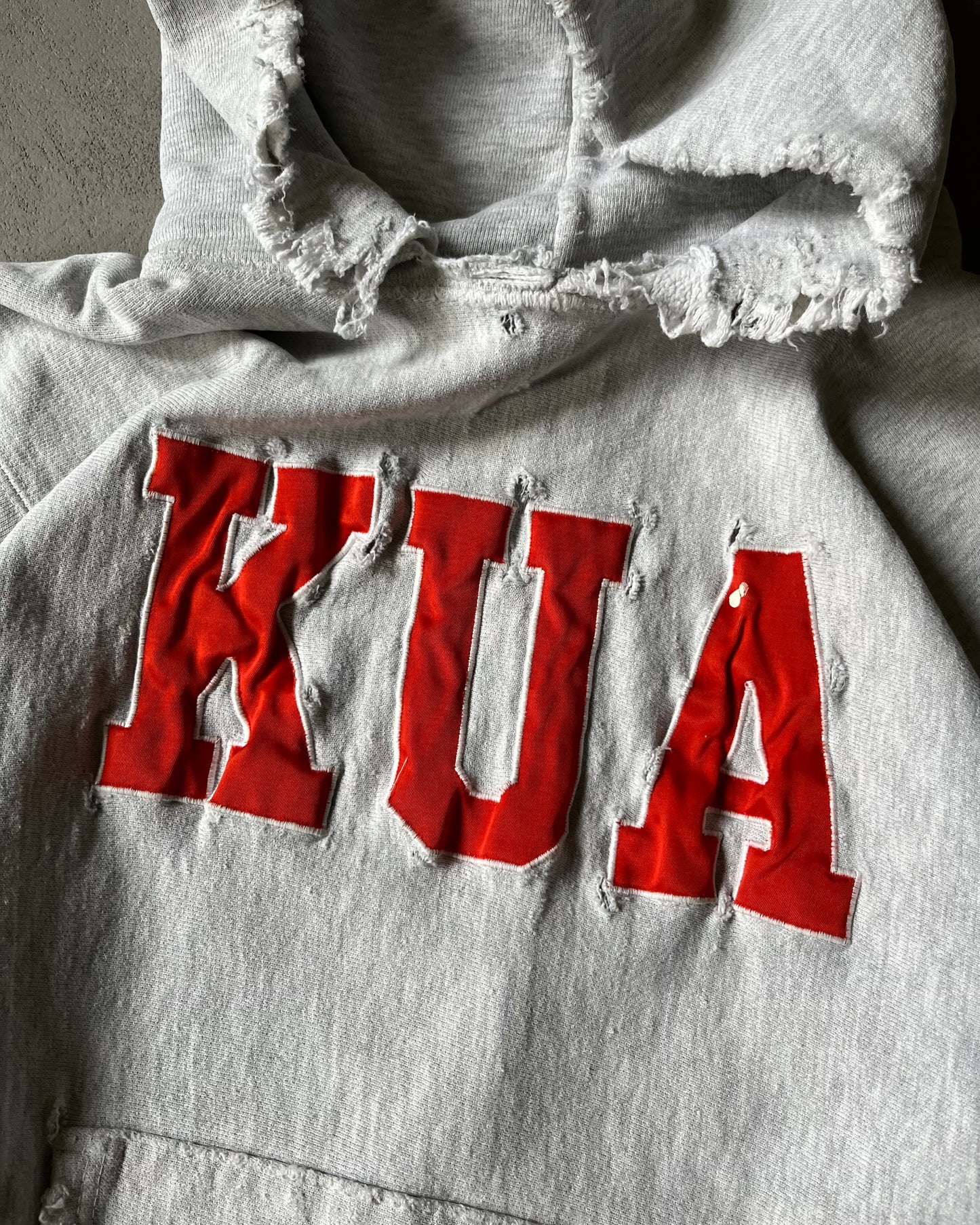 1990s - Distressed Ash Grey KUA Champion RW Hoodie - M