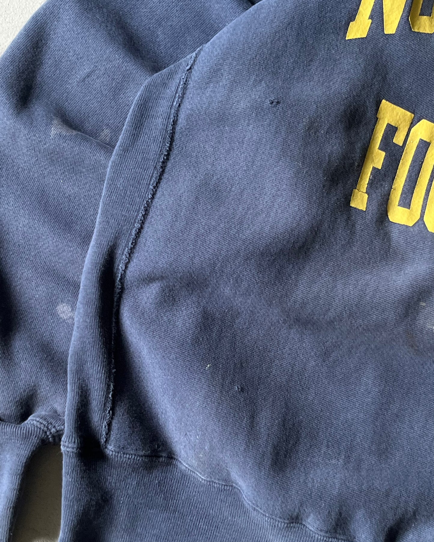 1990s - Distressed Navy Notre Dame Champion RW Crewneck - M