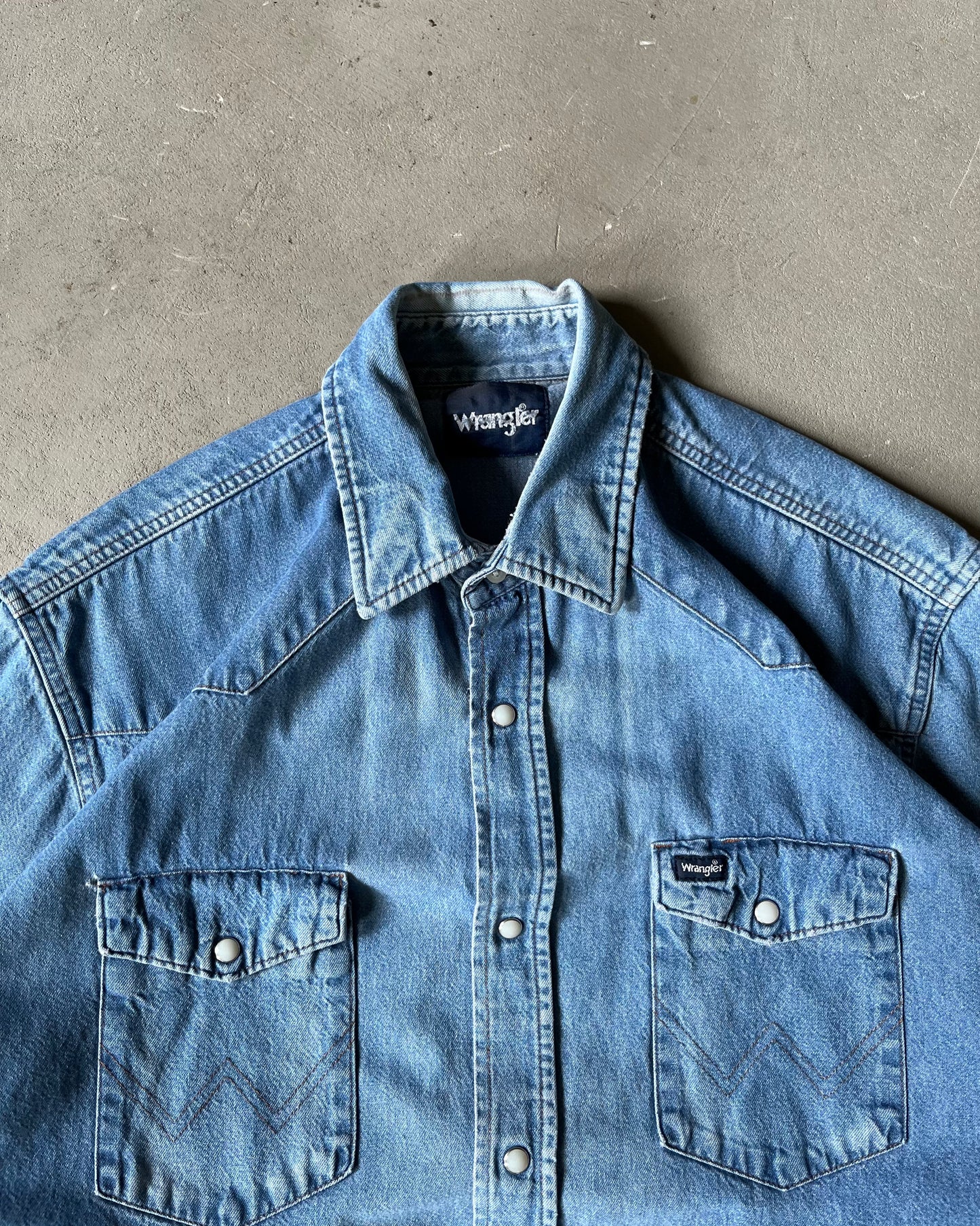2000s - Distressed Wrangler Denim Shirt - XLT