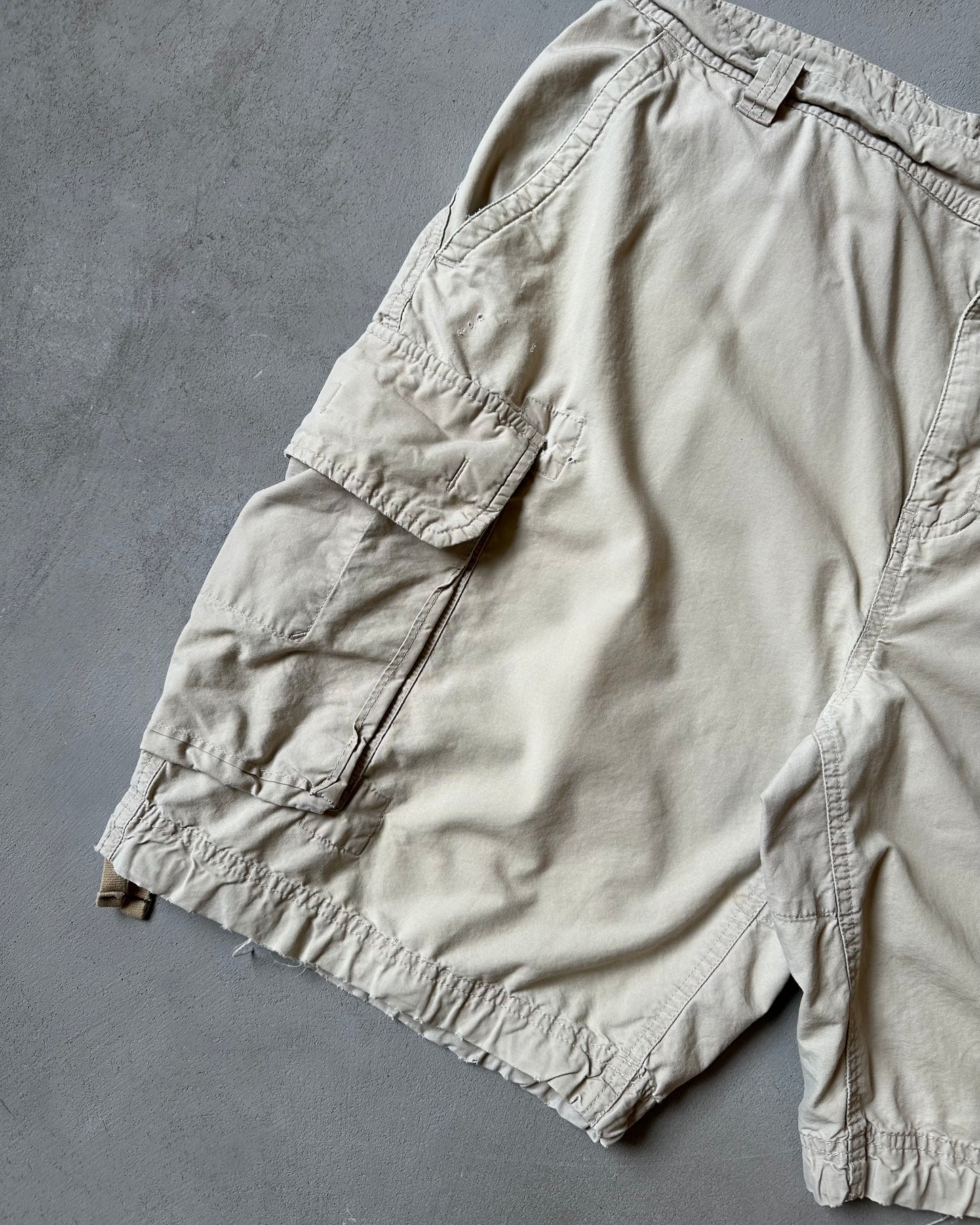 1990s - Tan GAP Cargo Shorts - 36/38