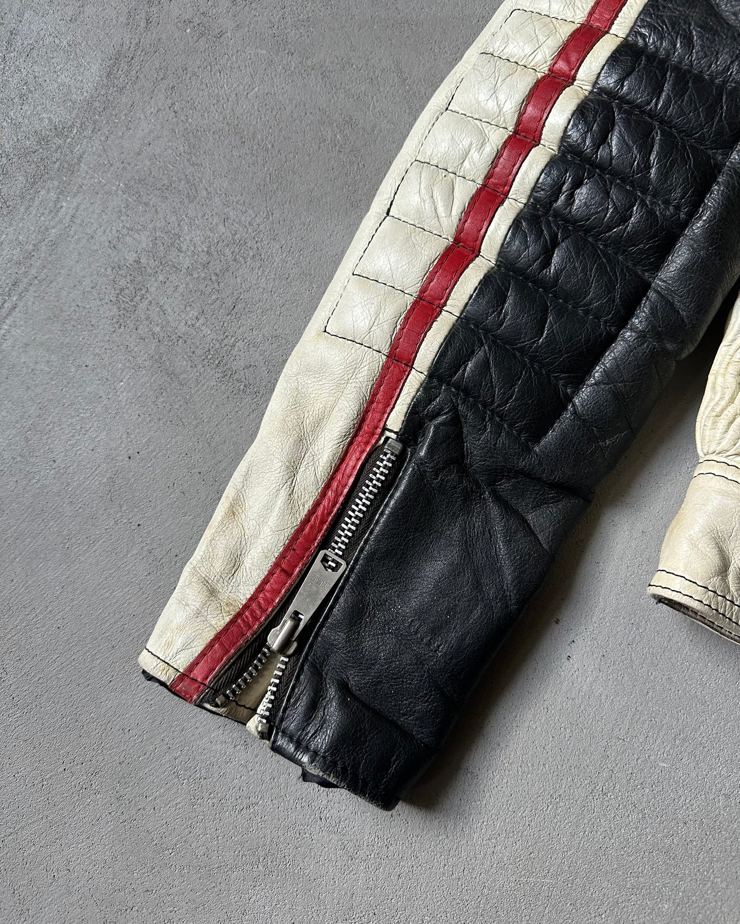 Années 70 - Blouson Moto en Cuir Crème/Noir Vieilli - XS
