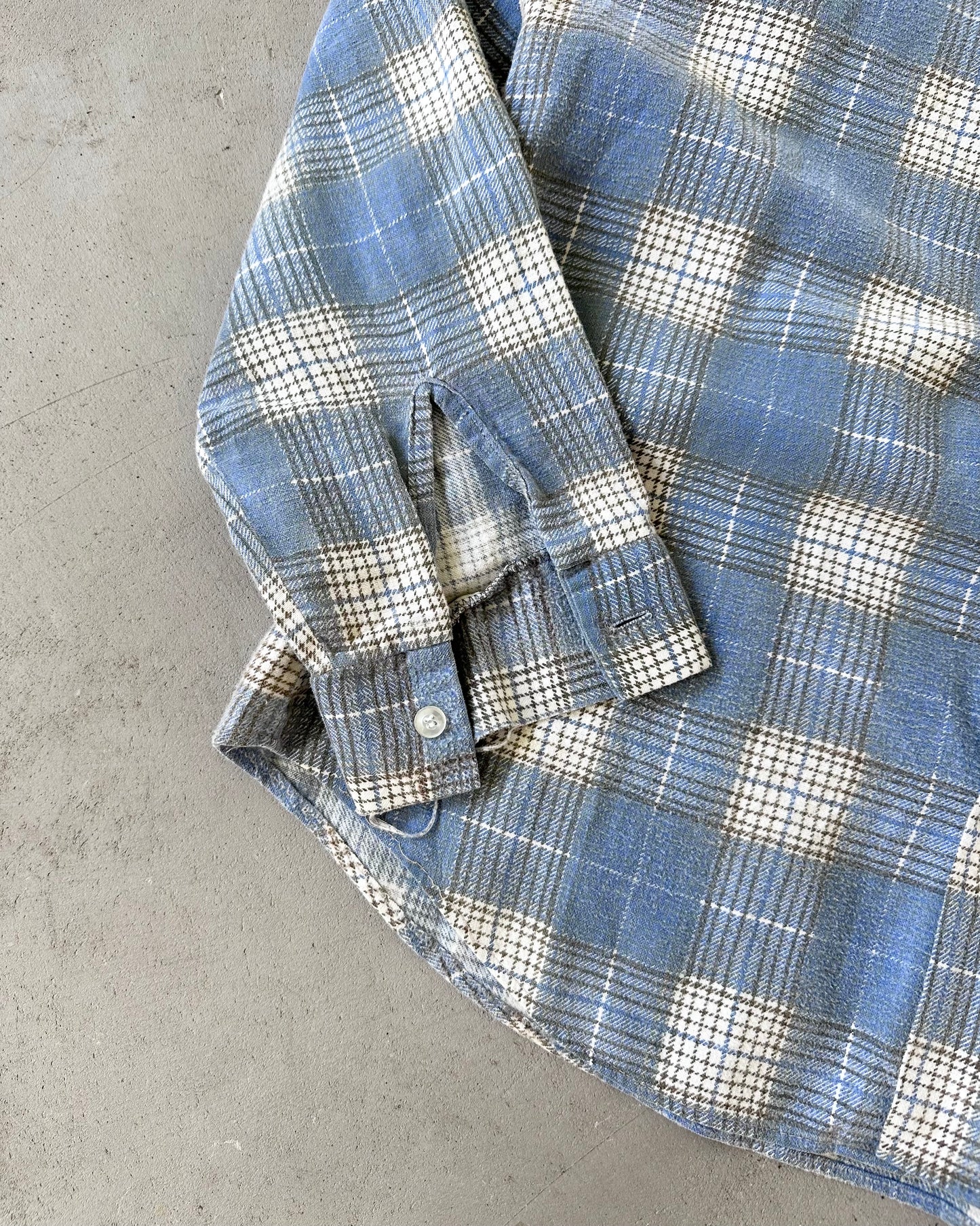 1970s - Blue/Brown Plaid Flannel - L