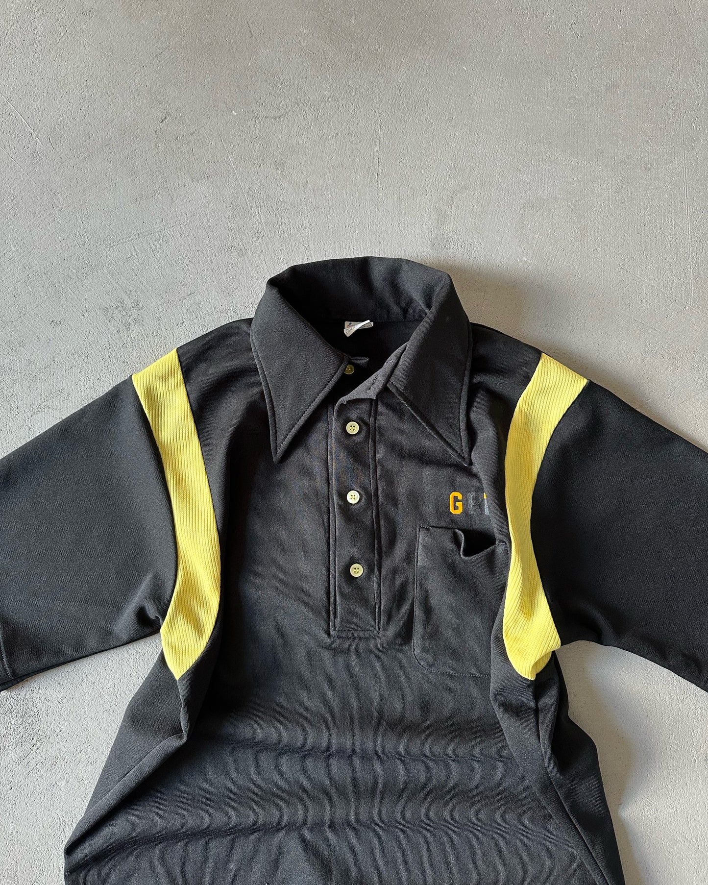 1970s - Black/Yellow "Barnaby's" Cropped Polo - M