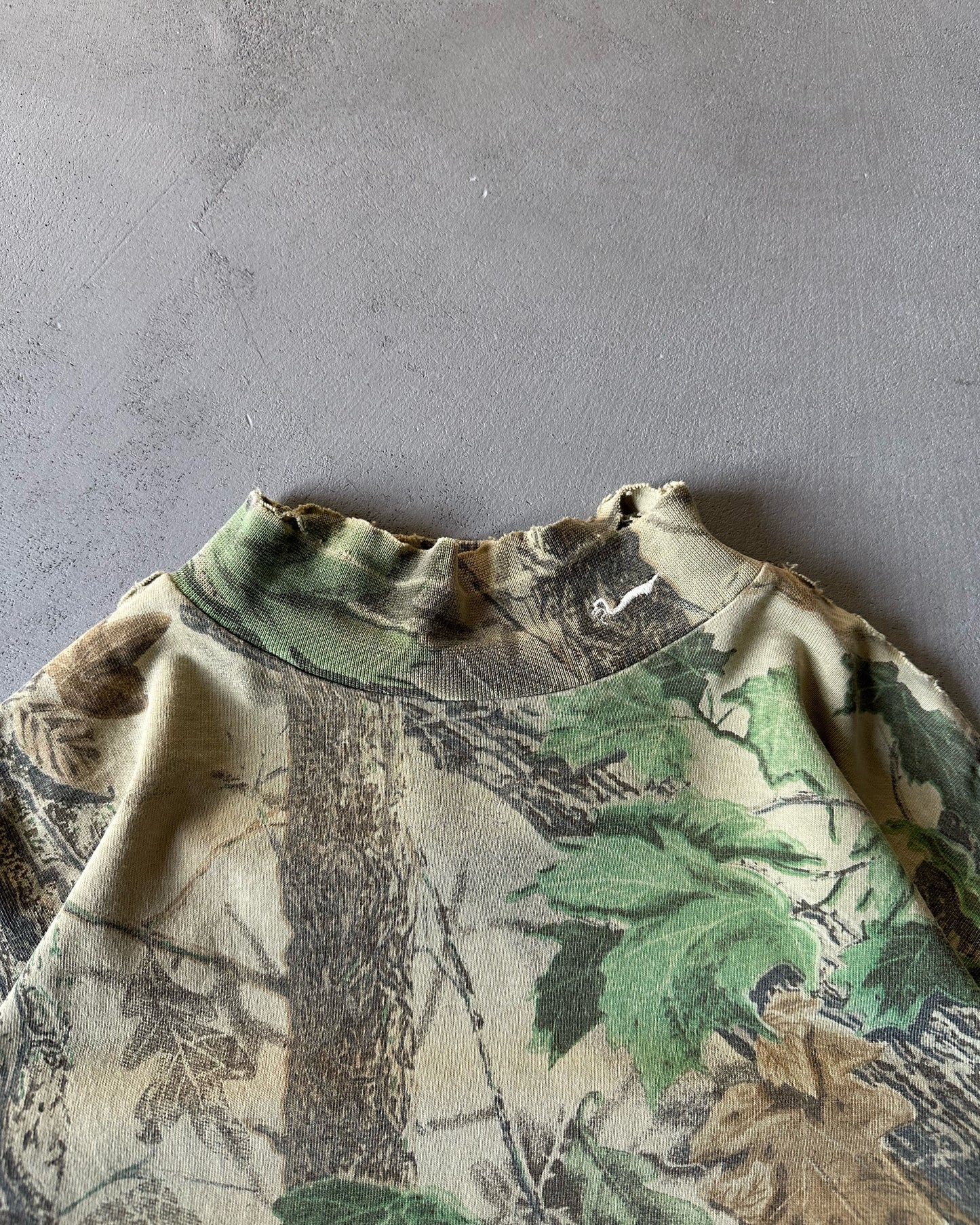 1990s - Distressed Camo Mockneck Longsleeve - L