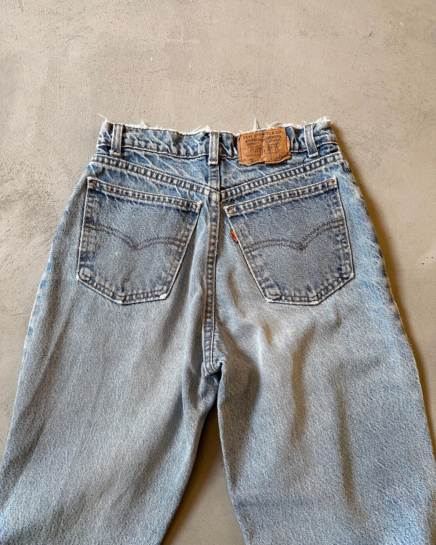 1990s - Distressed 560 Student Orange Tab Levi's Jeans - 26x31
