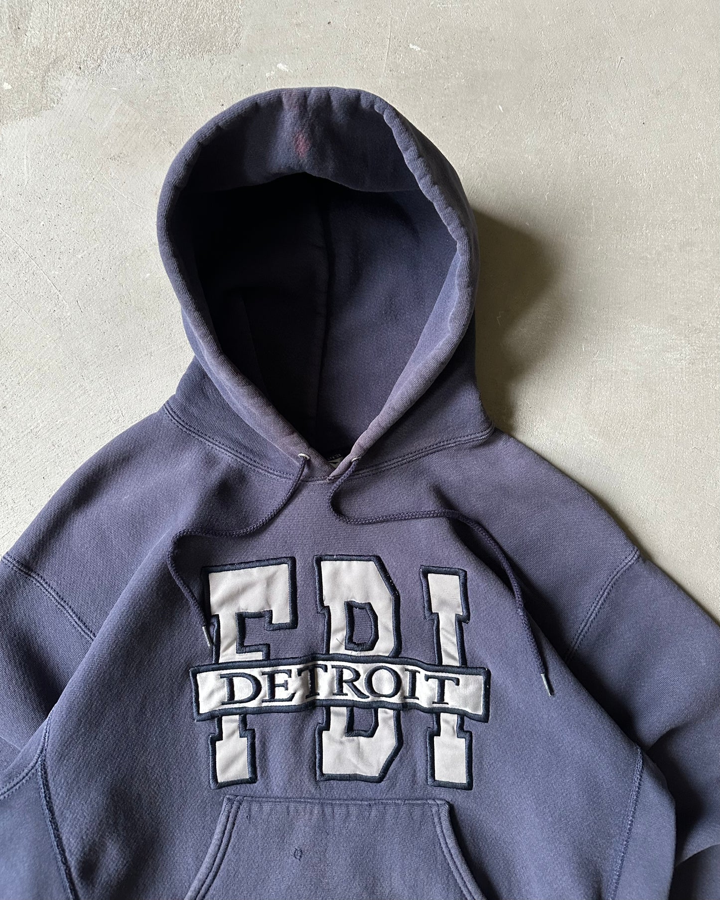 Années 90 - Sweat à capuche FBI bleu marine vieilli - M