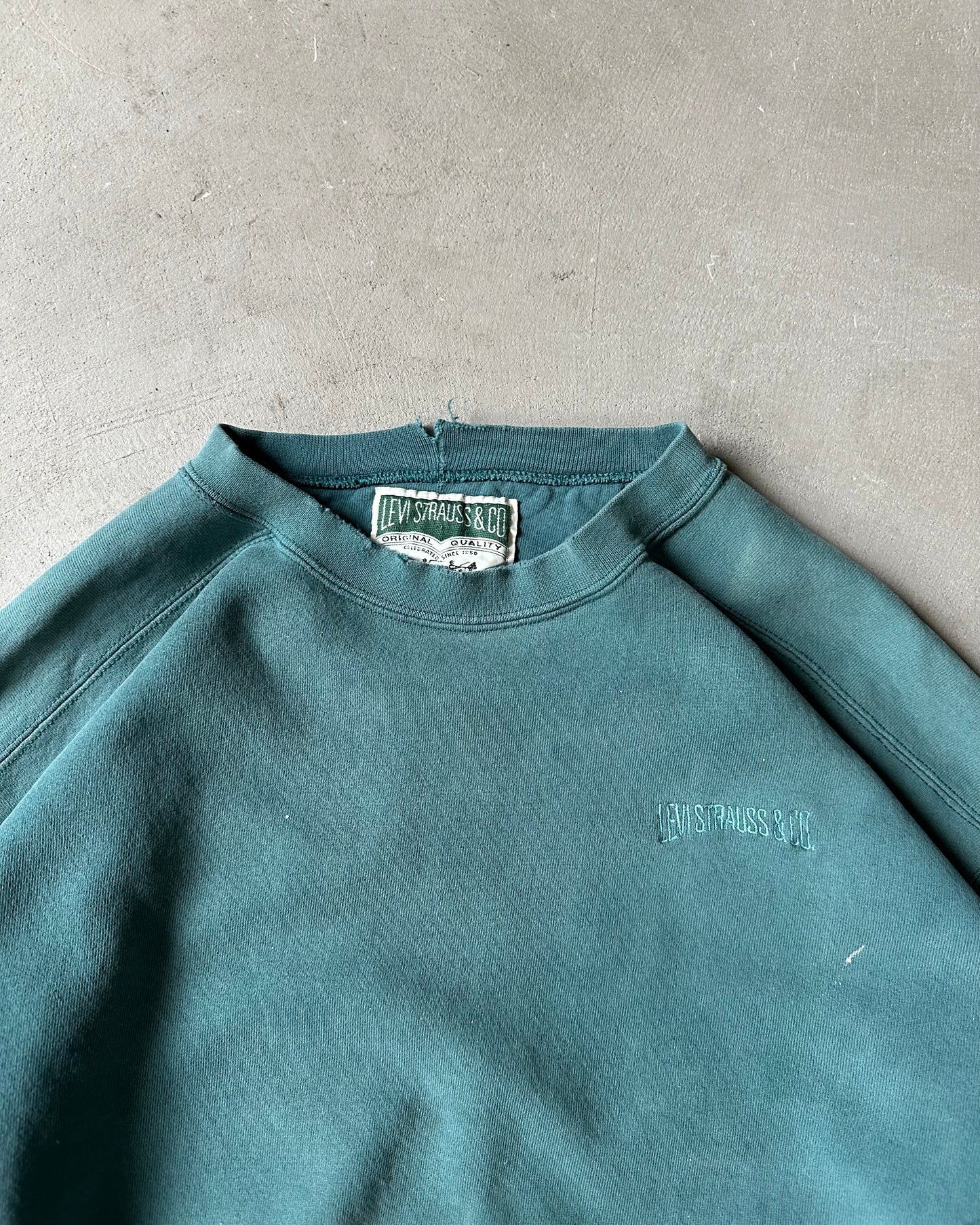 1990s - Distressed Teal Levi's Crewneck - L