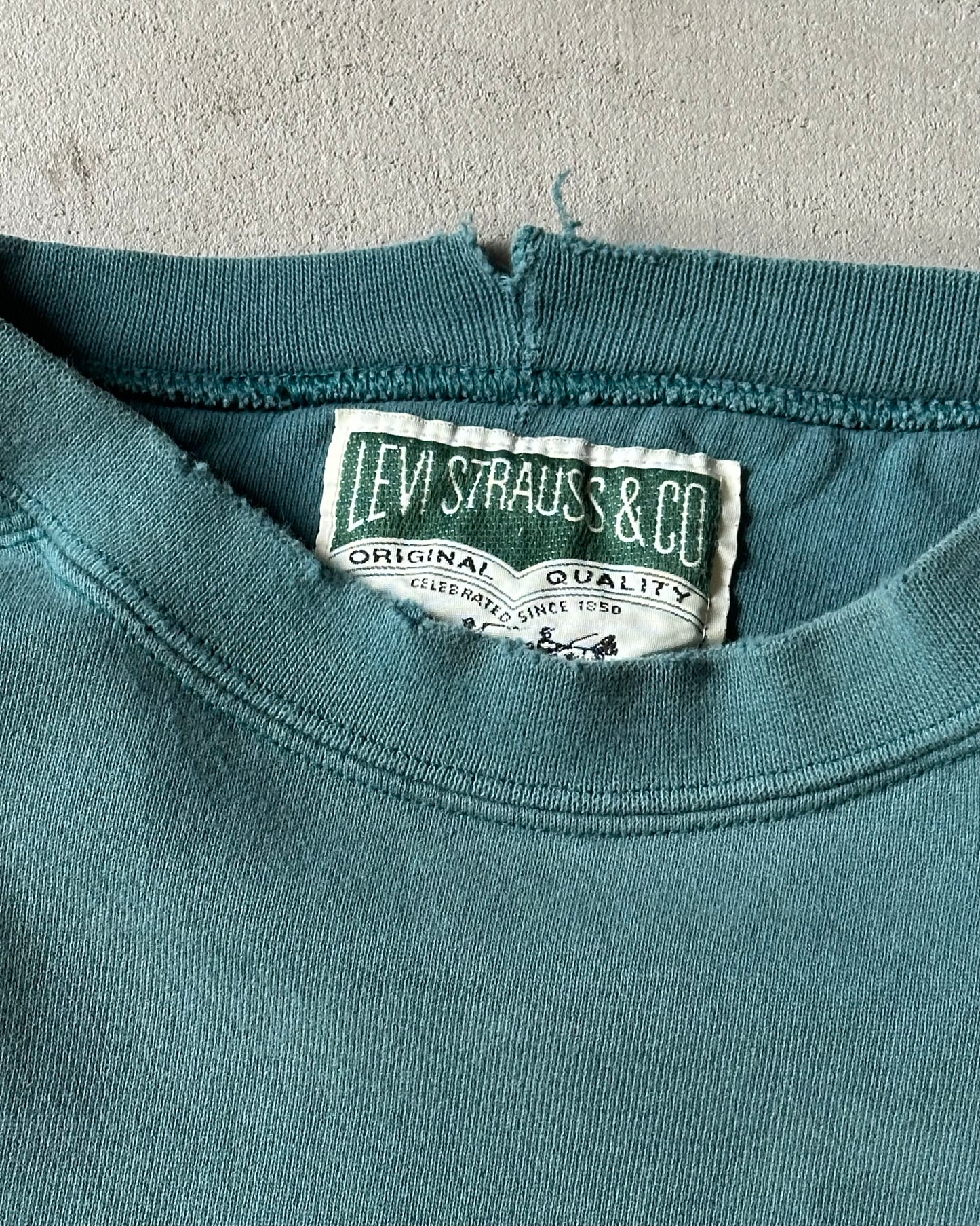 1990s - Distressed Teal Levi's Crewneck - L