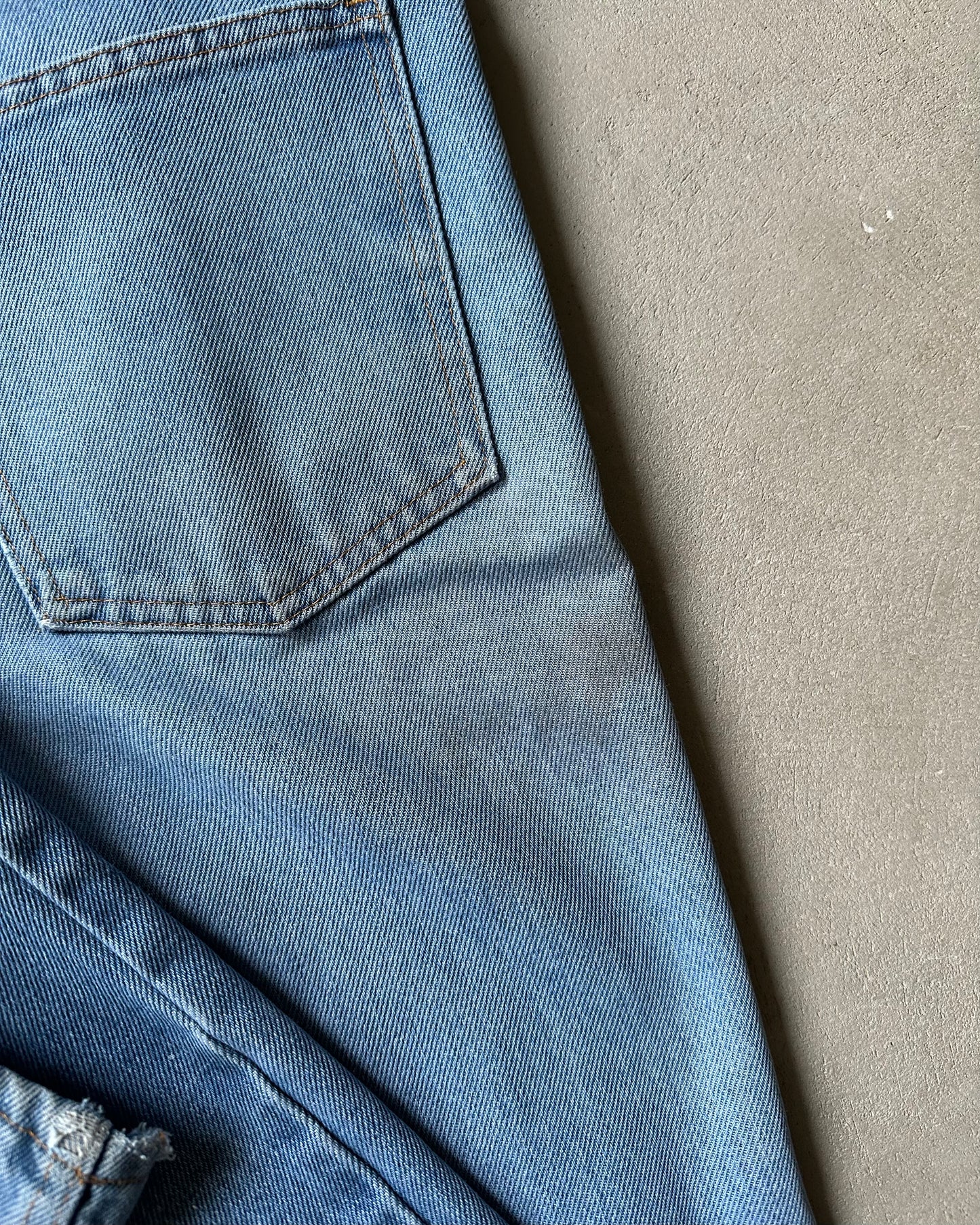 Années 80 - Jean bootcut uni délavé à poches plates - 32x30