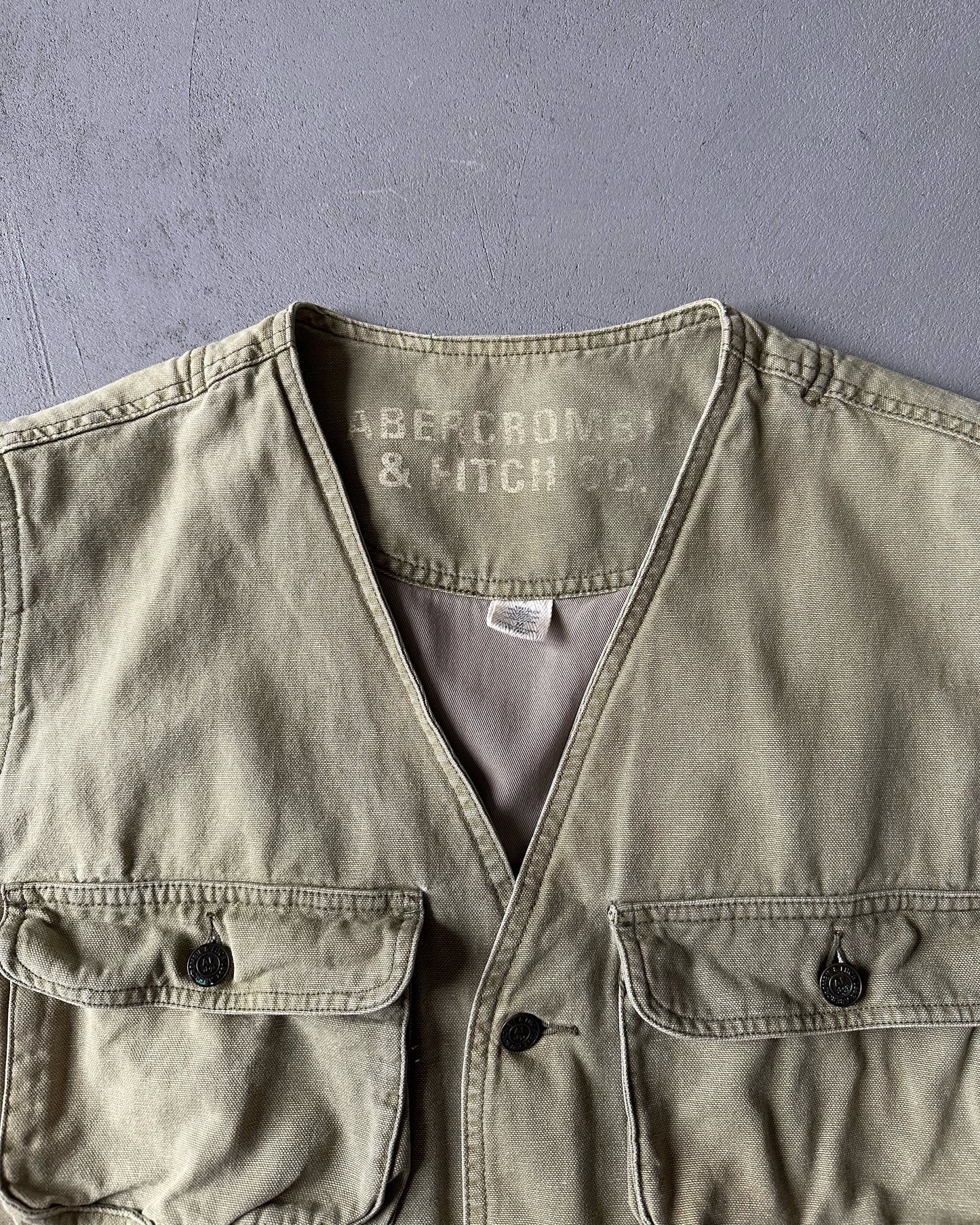 1990s - Sage Green Abercrombie Hunting Vest - M