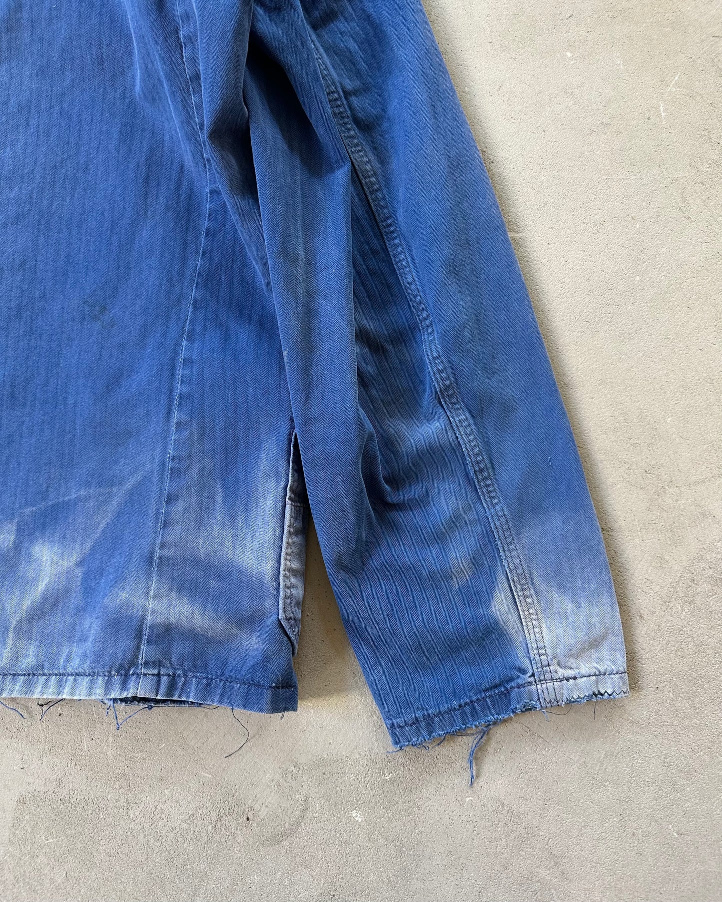 1960s - Distressed Blue HBT French Chore - L