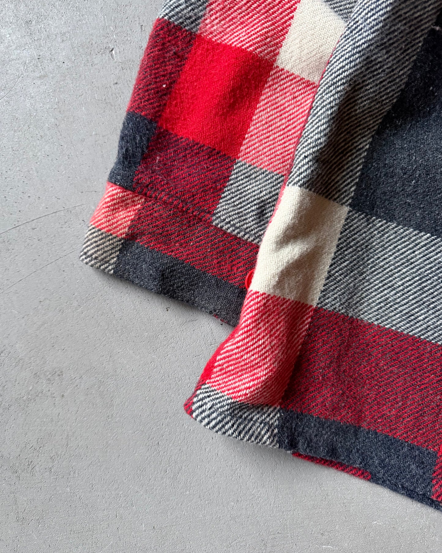 1970s - Red/Charcoal Plaid Wool Shacket - M/L