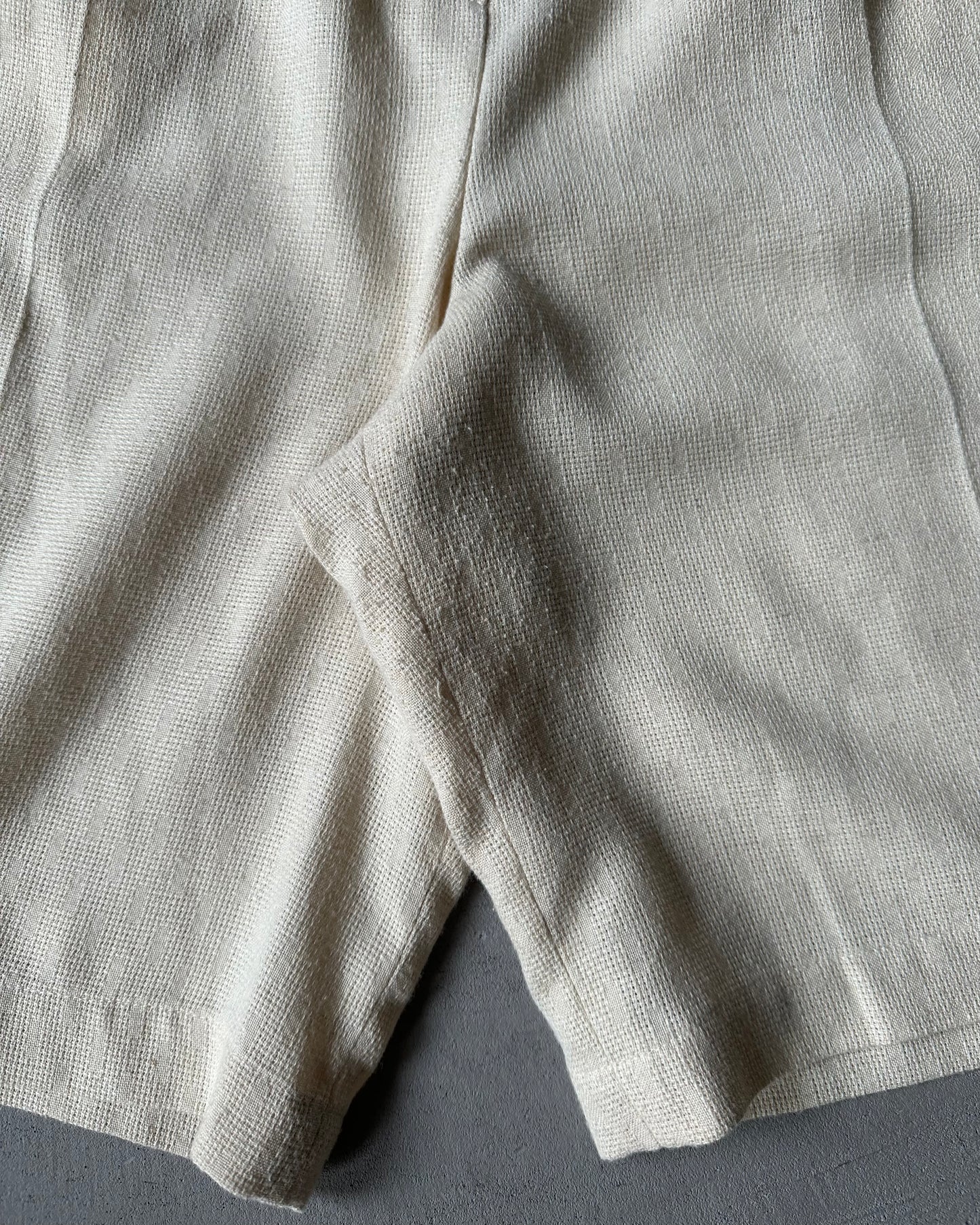 1990s - Beige Women's Pleated Shorts - 30