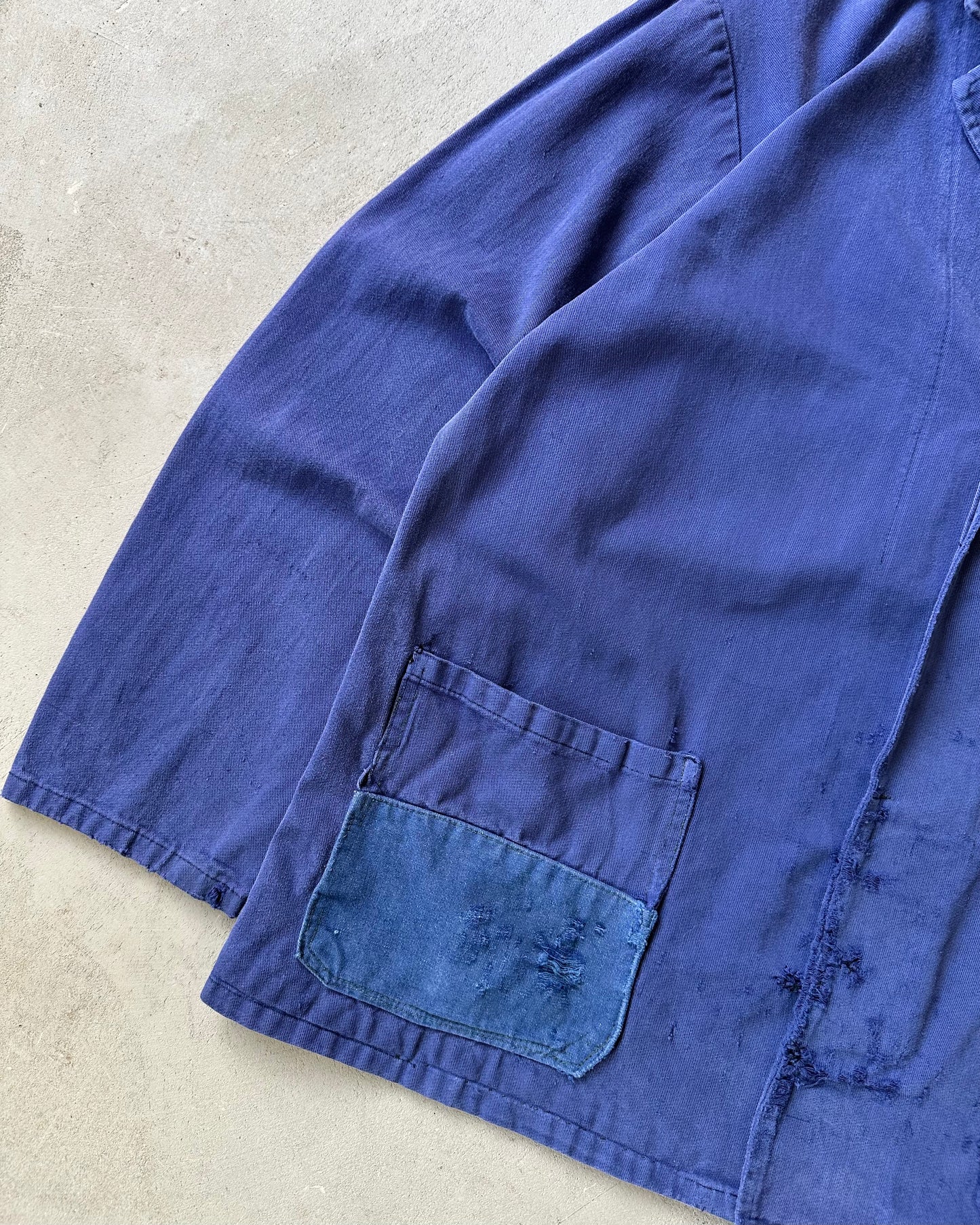 1980s - Distressed Blue French Chore - L