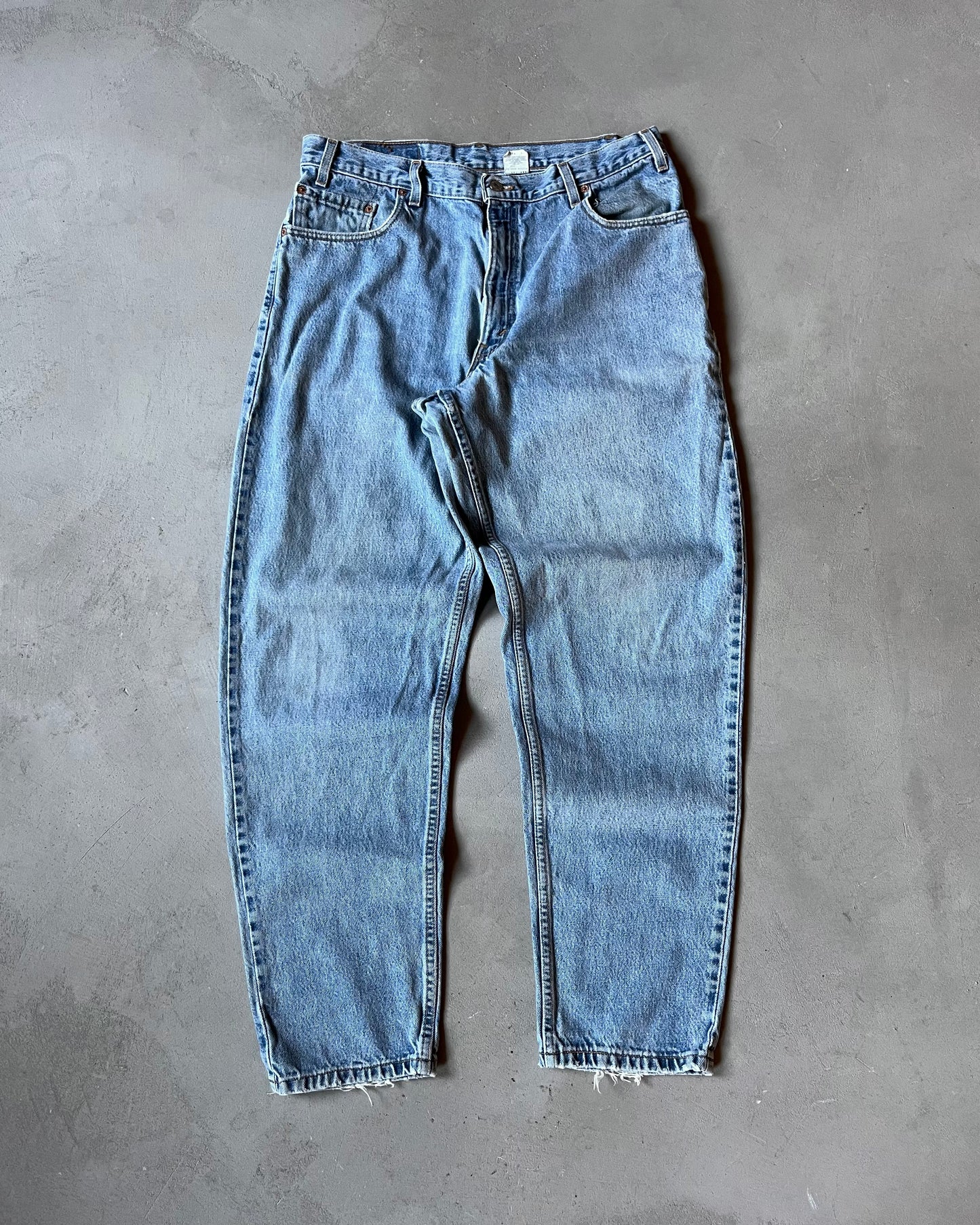 1990s - Distressed 560 Levi's Jeans - 35x31